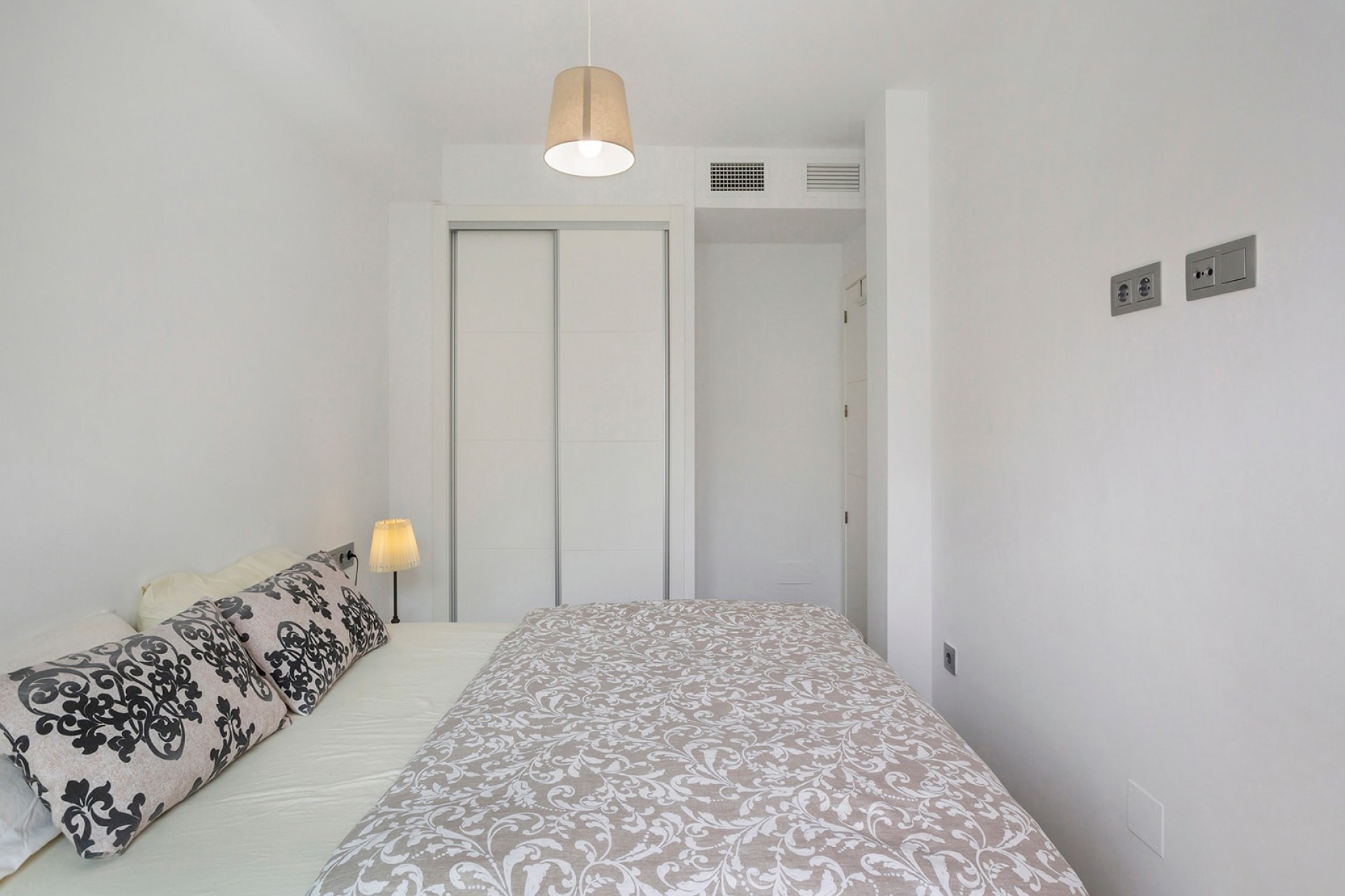 Reventa - Semi - Detached Villa -
Vistabella Golf