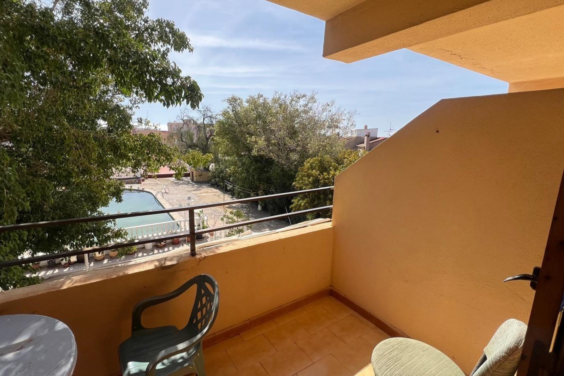 Reventa - Studio -
Torrevieja - Urb. Rosaleda