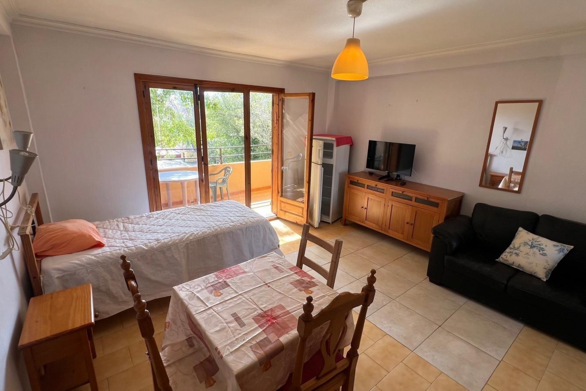 Reventa - Studio -
Torrevieja - Urb. Rosaleda