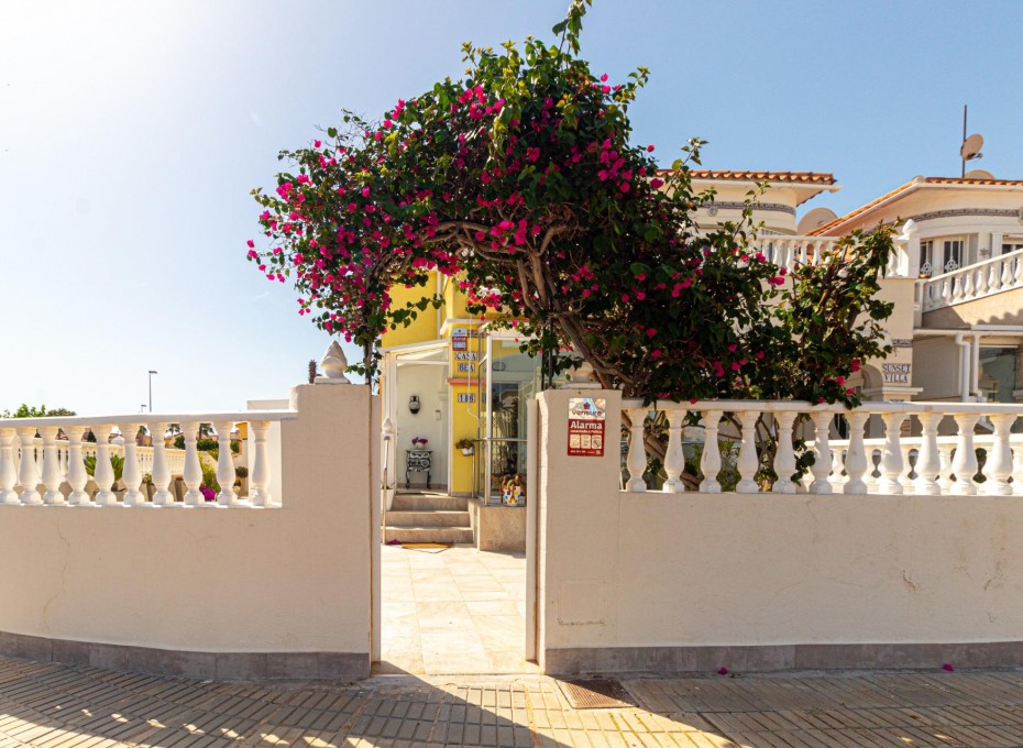 Reventa - Terraced house -
Orihuela Costa - La Regia