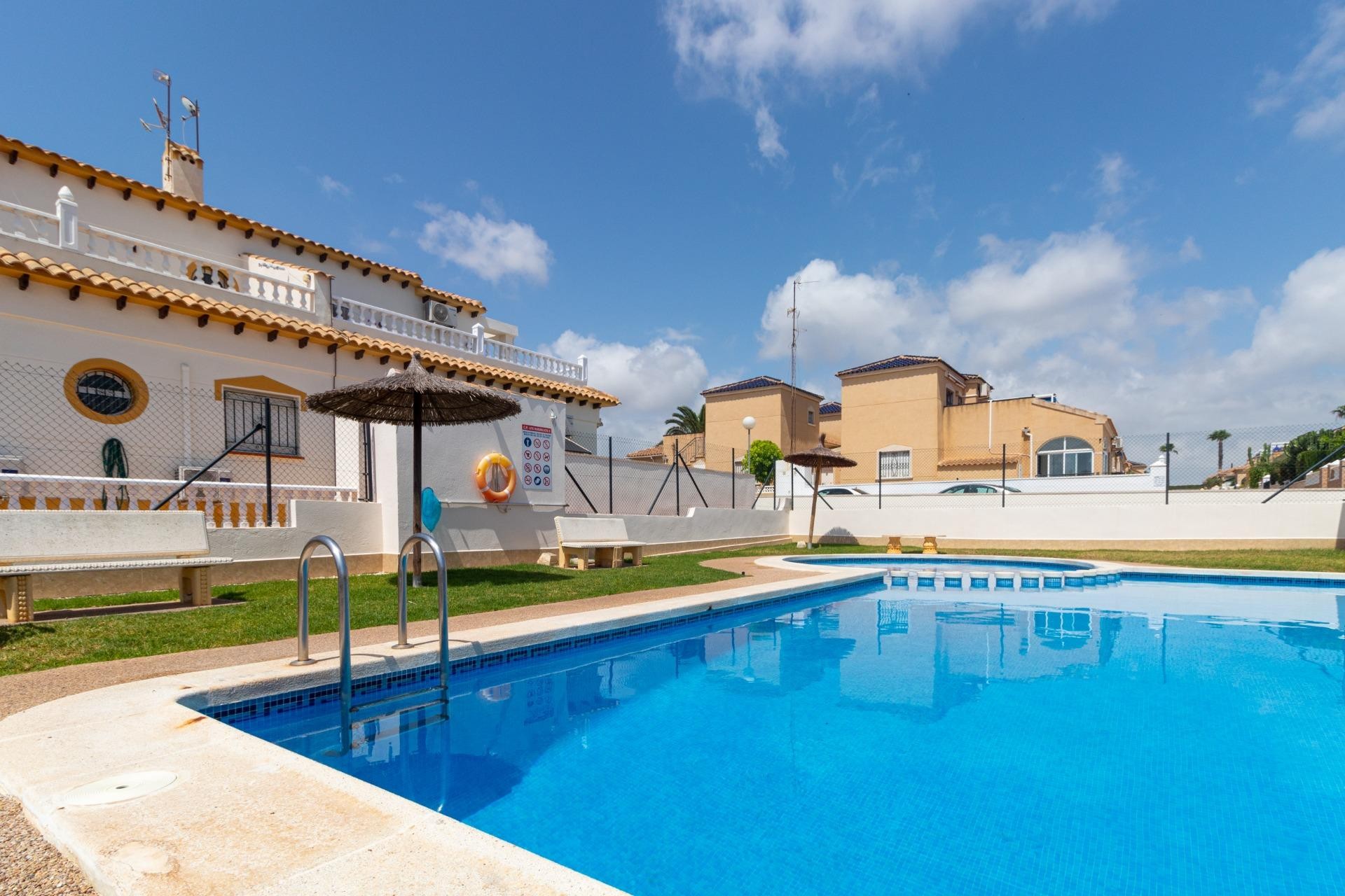 Reventa - Terraced house -
Torrevieja - Los altos