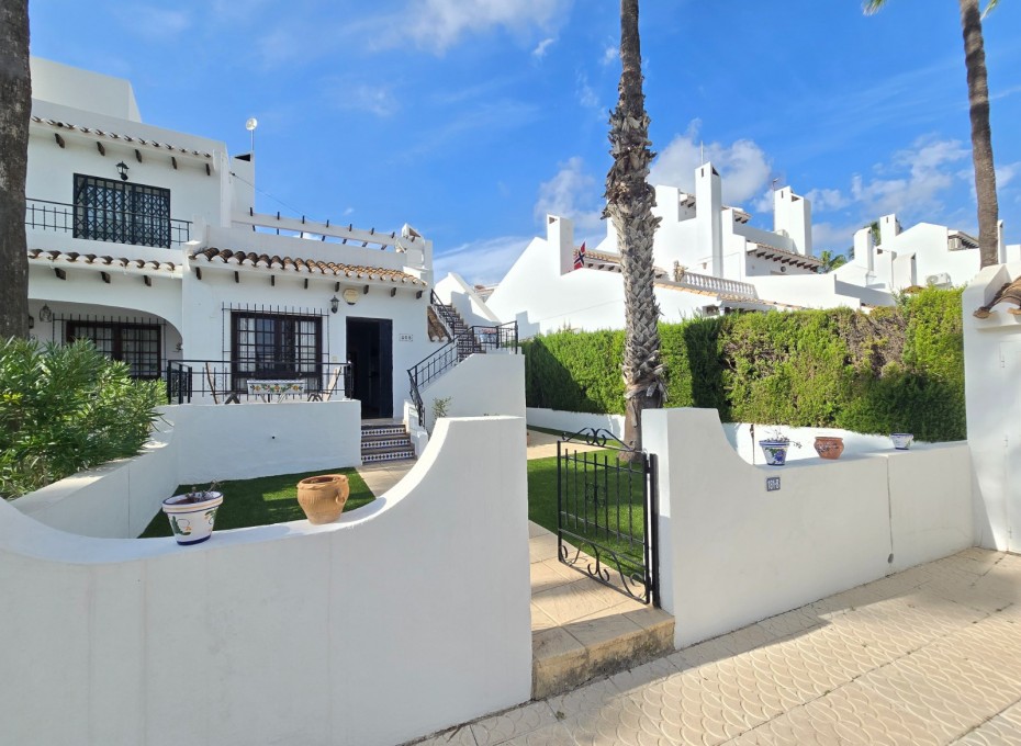 Reventa - Townhouse * -
Villamartin * - Los Dolses *