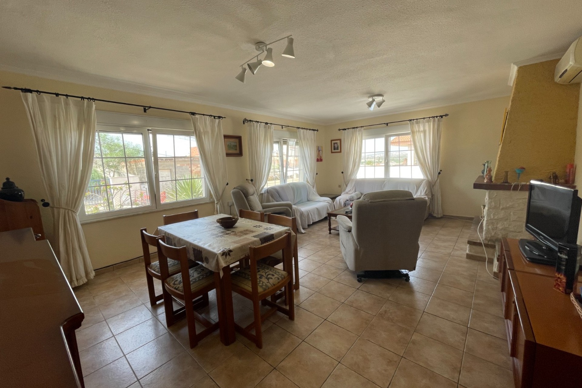 Reventa - Villa -
Benijofar - Pueblo