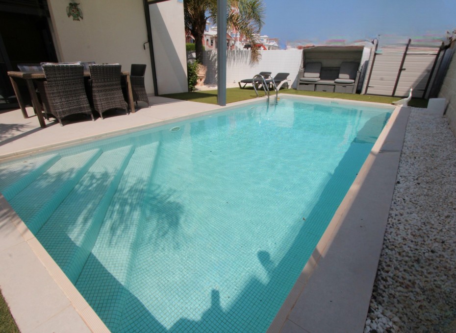 Reventa - Villa -
Ciudad Quesada - Doña Pepa