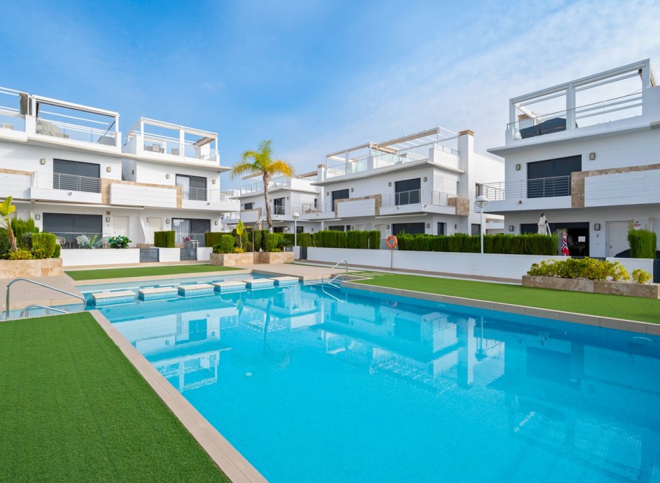 Reventa - Villa -
Ciudad Quesada - Lo Marabú