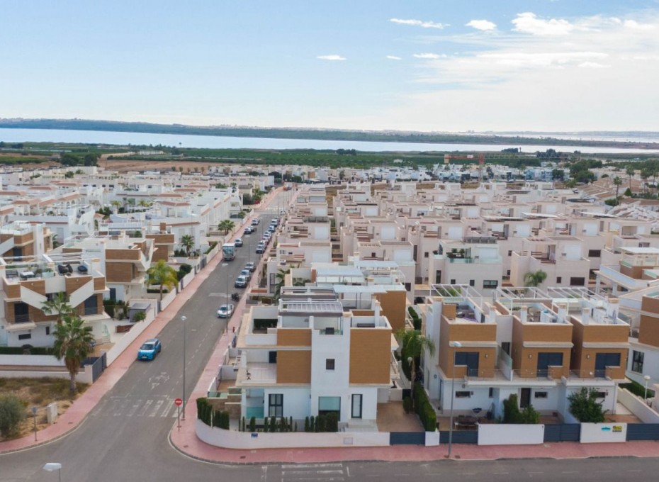 Reventa - Villa -
Ciudad Quesada - Pueblo Bravo