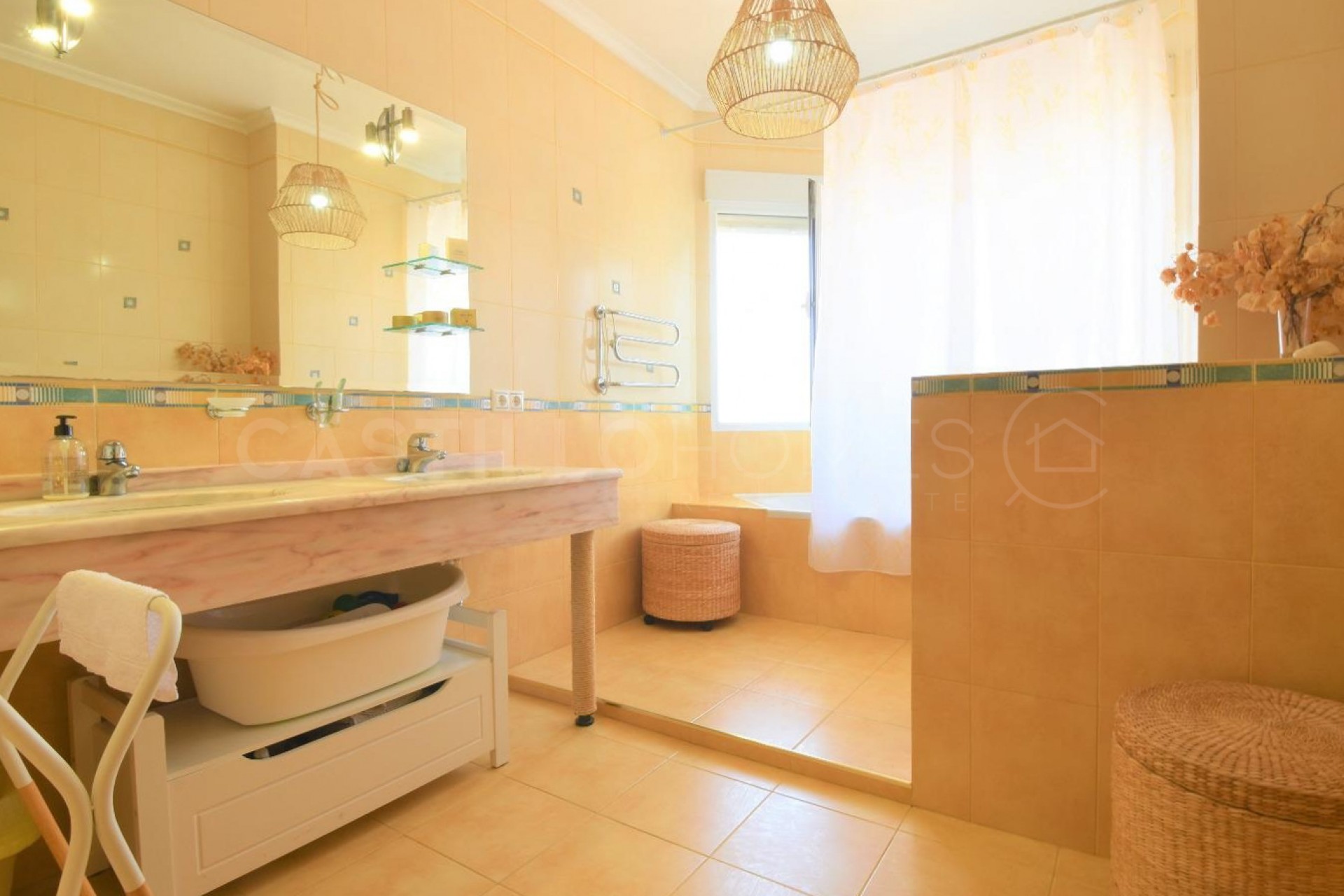 Reventa - Villa -
Ciudad Quesada - Urbanizaciones