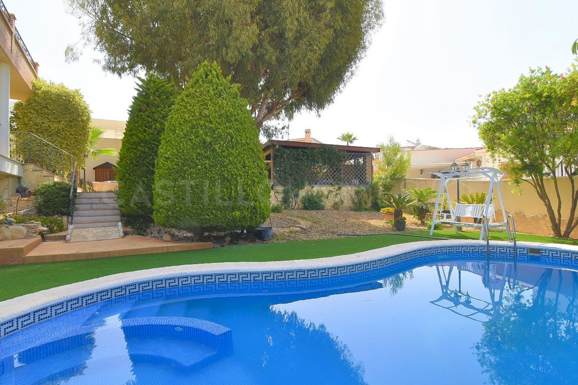 Reventa - Villa -
Ciudad Quesada - Urbanizaciones