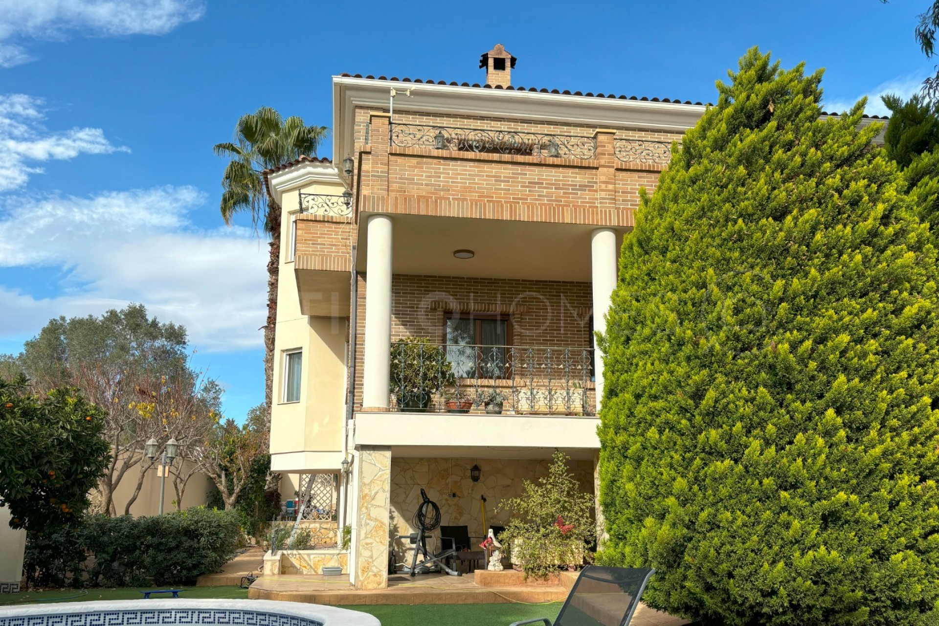 Reventa - Villa -
Ciudad Quesada - Urbanizaciones