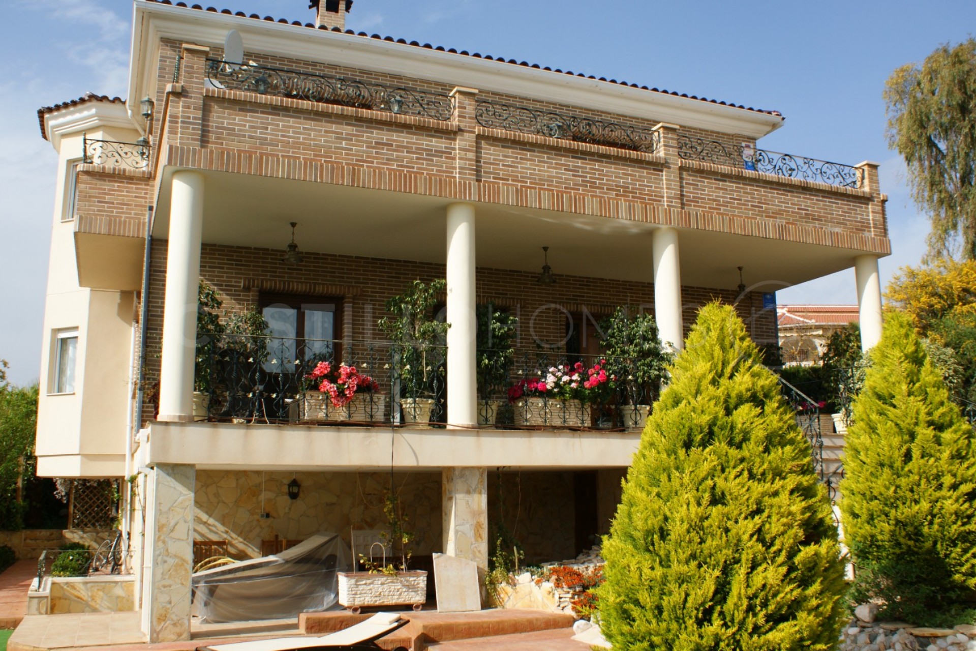 Reventa - Villa -
Ciudad Quesada - Urbanizaciones