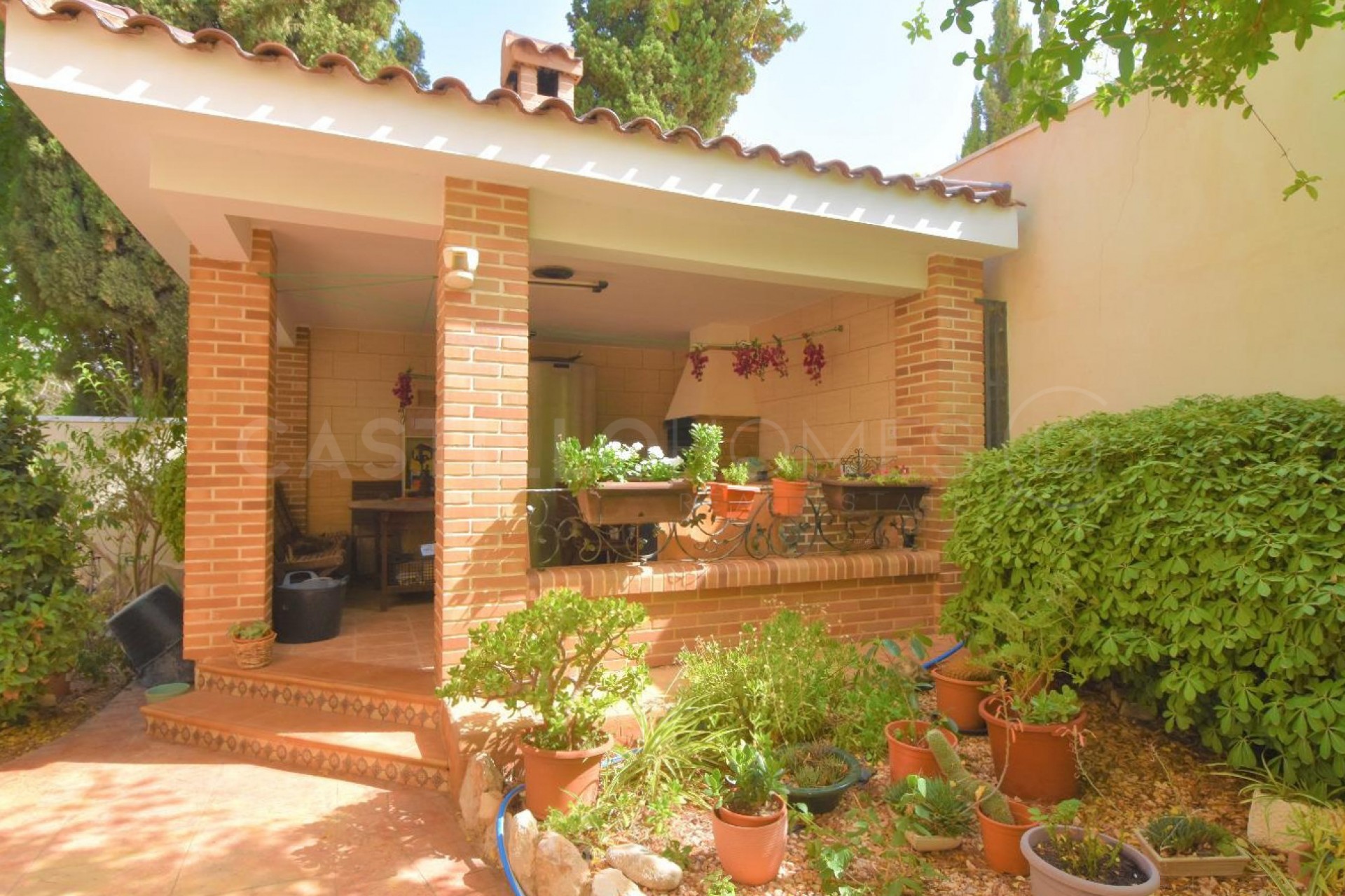 Reventa - Villa -
Ciudad Quesada - Urbanizaciones