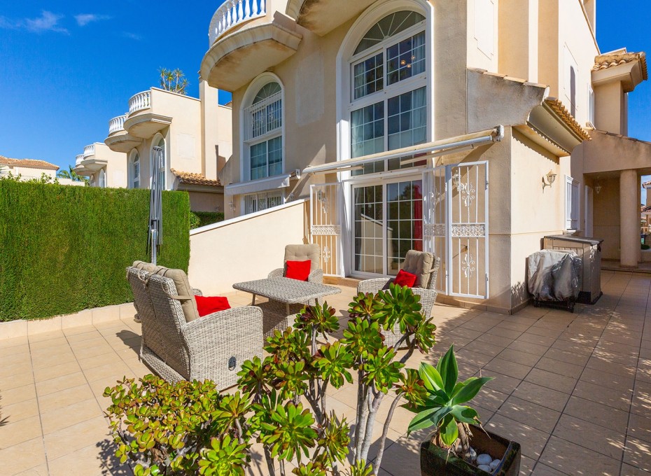 Reventa - Villa -
Guardamar del Segura - EL RASO