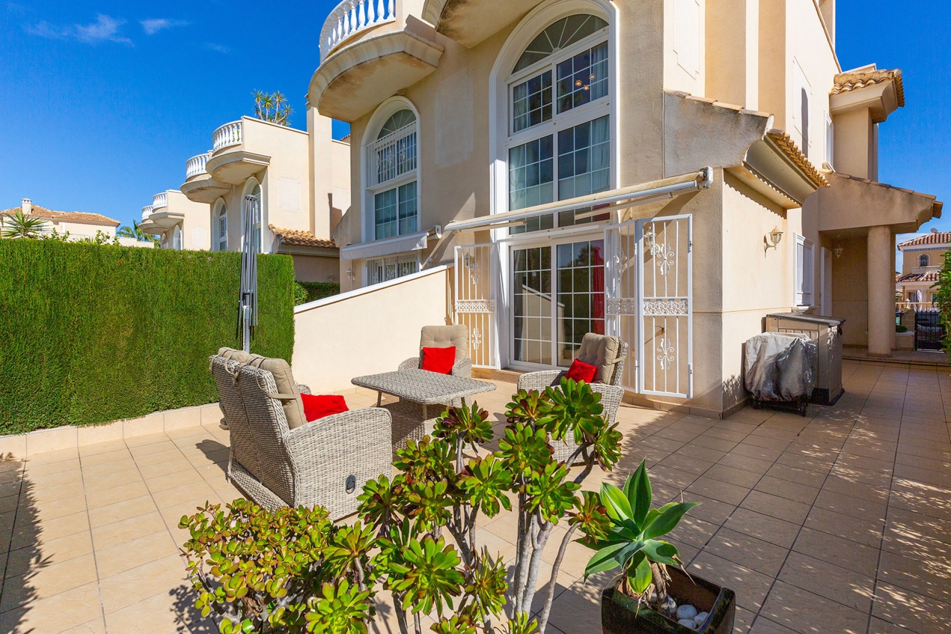 Reventa - Villa -
Guardamar del Segura - EL RASO