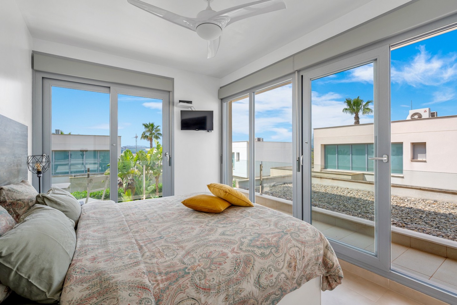 Reventa - Villa -
Jacarilla - Vistabella