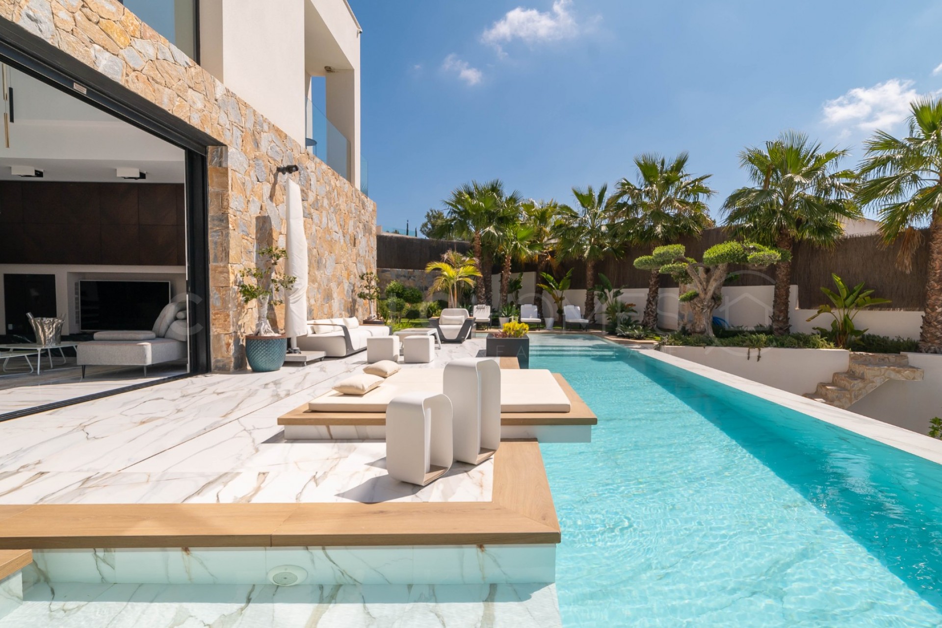 Reventa - Villa -
Las colinas - Las colinas golf