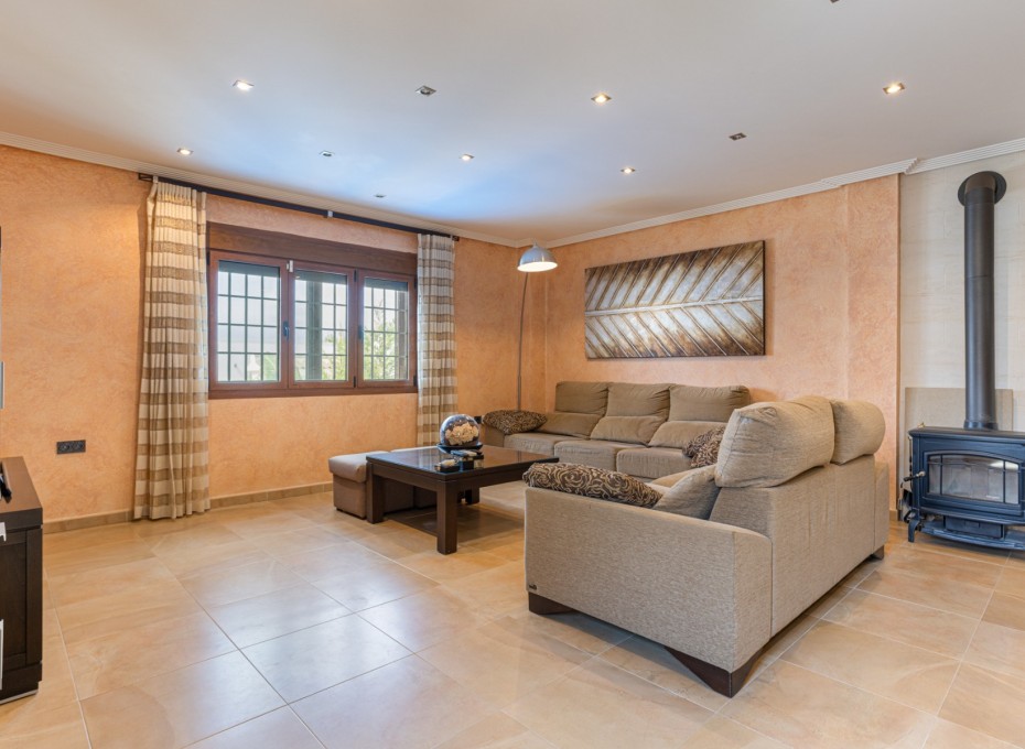 Reventa - Villa -
Los Montesinos - La Herrada