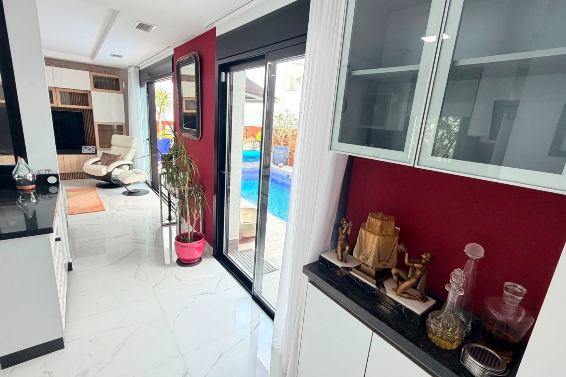 Reventa - Villa -
Los Montesinos - La Herrada