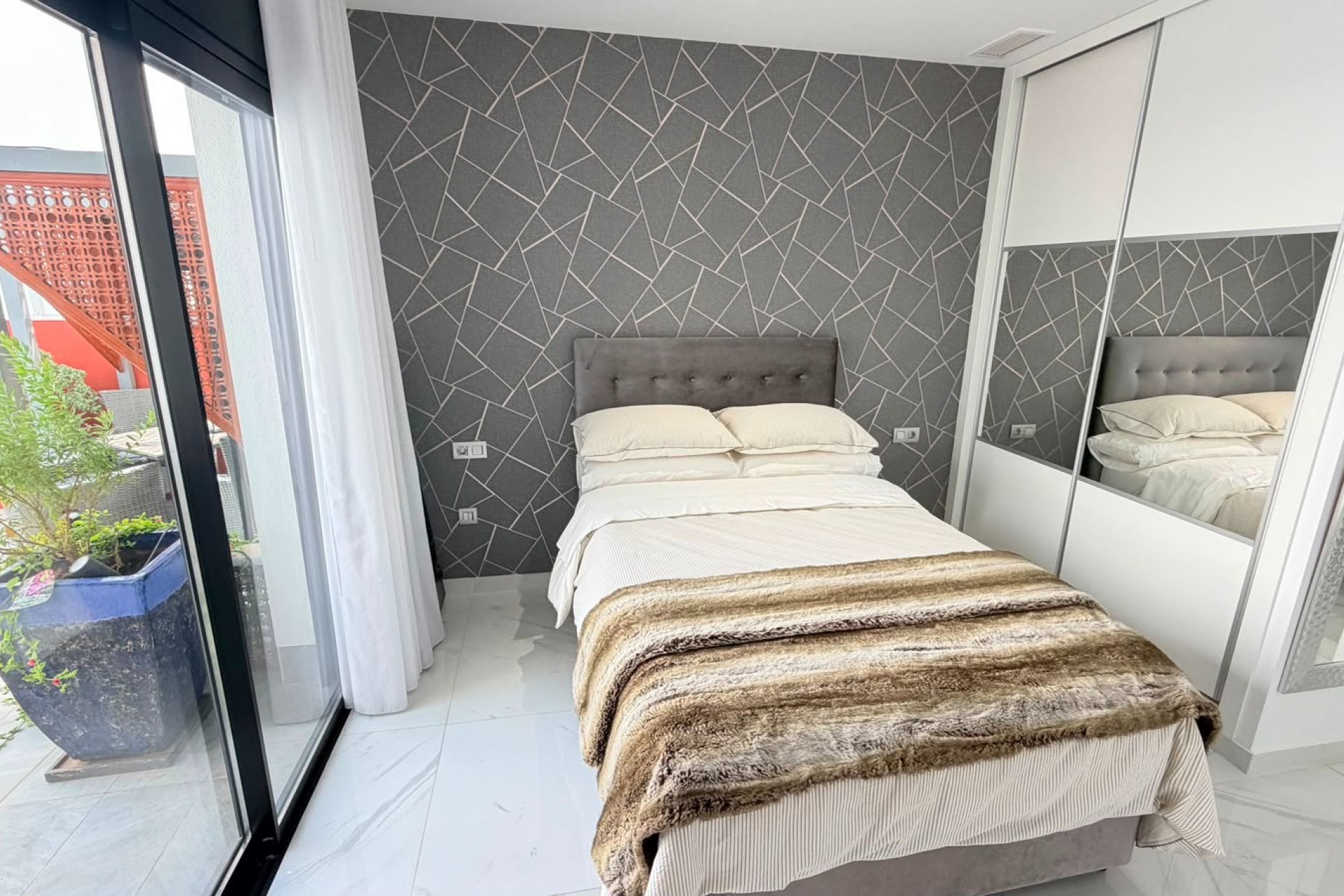 Reventa - Villa -
Los Montesinos - La Herrada