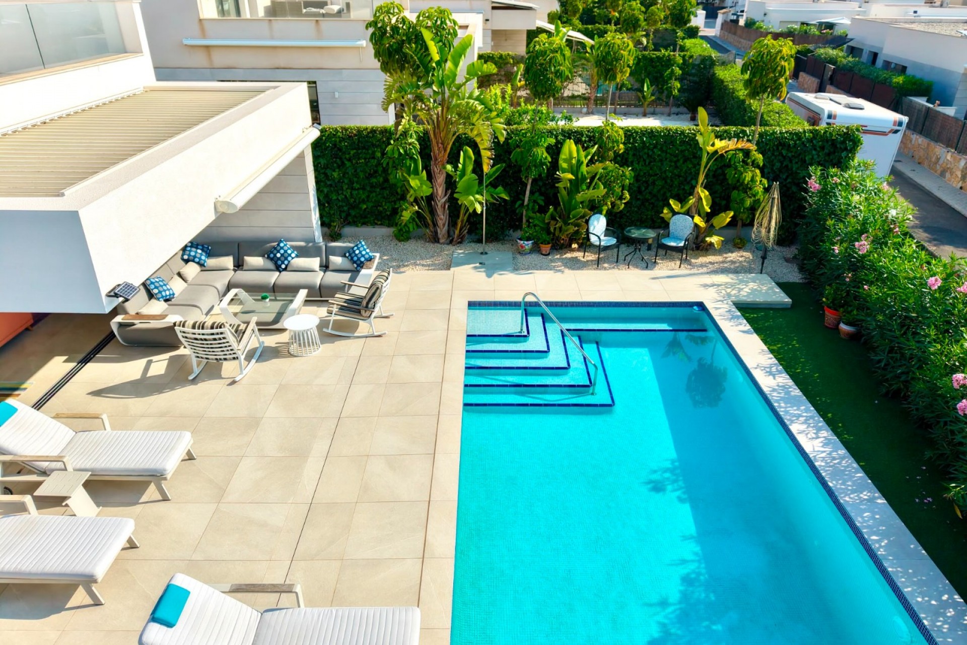 Reventa - Villa -
Los Montesinos - La Herrada