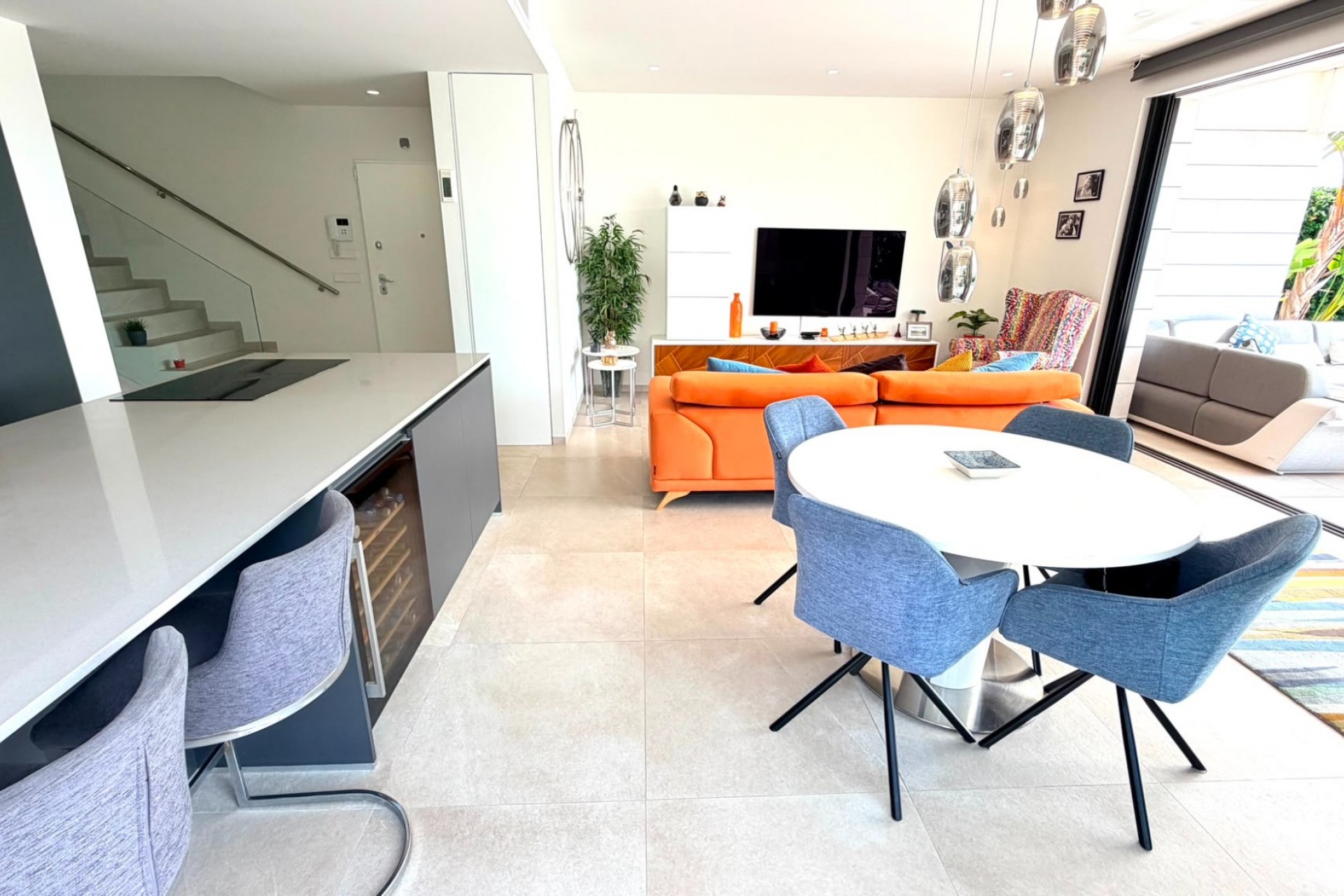 Reventa - Villa -
Los Montesinos - La Herrada
