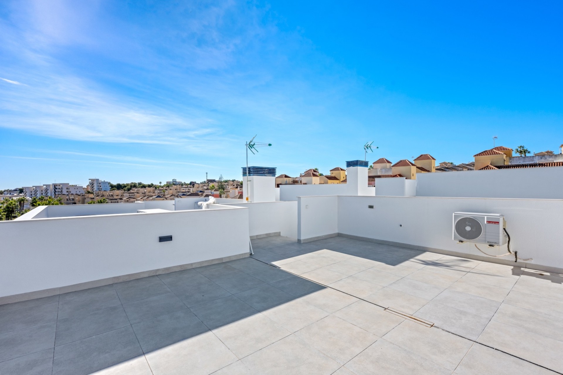 Reventa - Villa * -
Orihuela Costa* - Blue Lagoon*