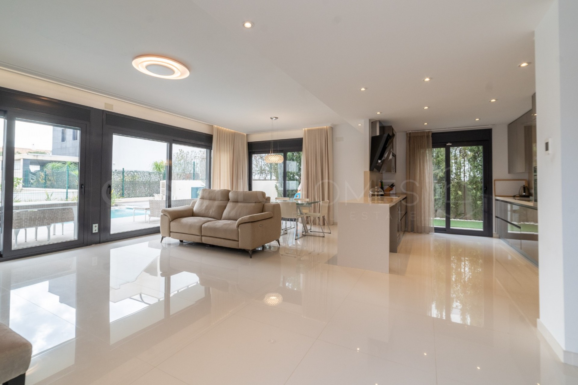 Reventa - Villa -
Orihuela Costa - Campoamor