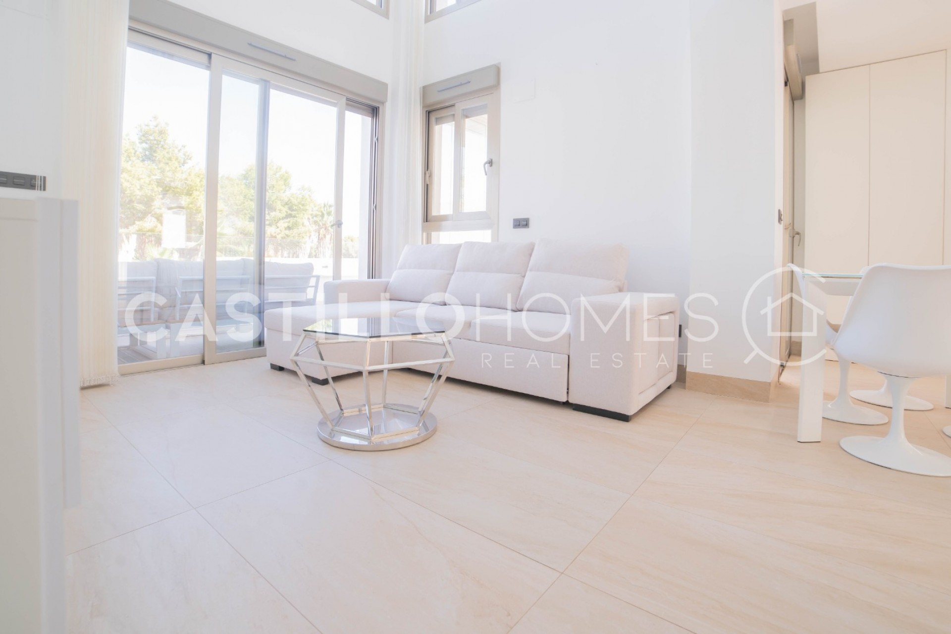 Reventa - Villa -
Orihuela Costa - Las Filipinas