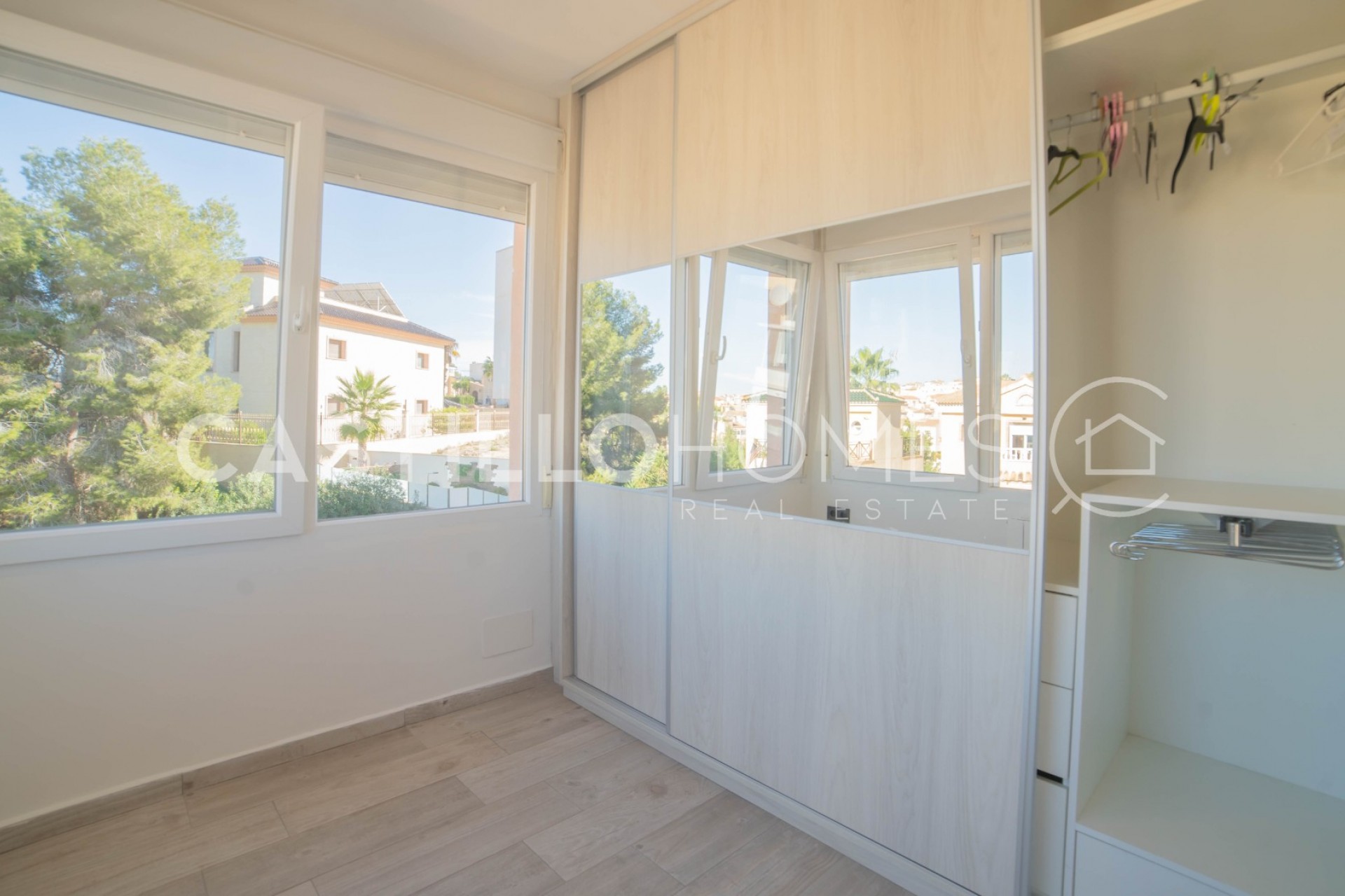 Reventa - Villa -
Orihuela Costa - Las Filipinas