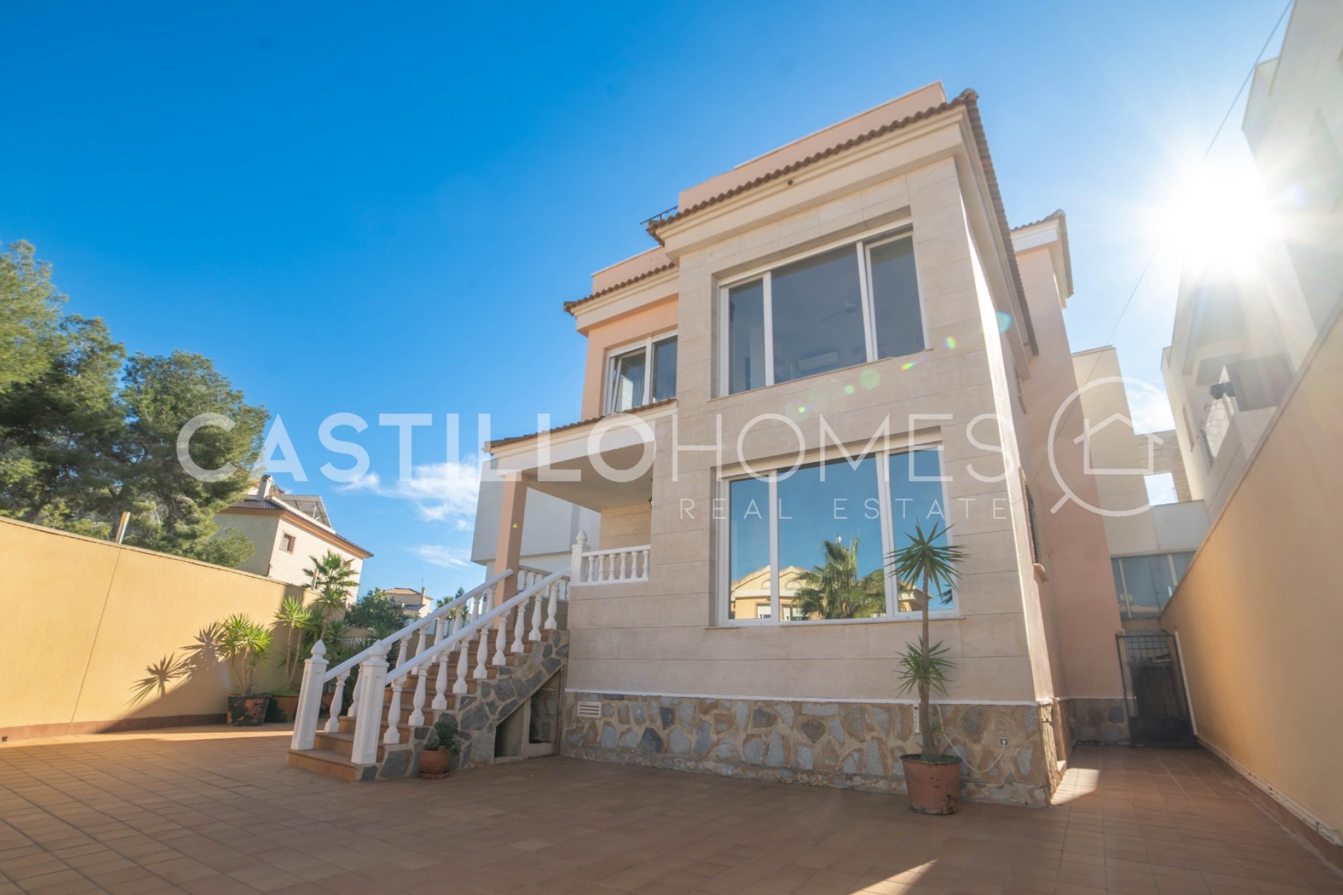 Reventa - Villa -
Orihuela Costa - Las Filipinas