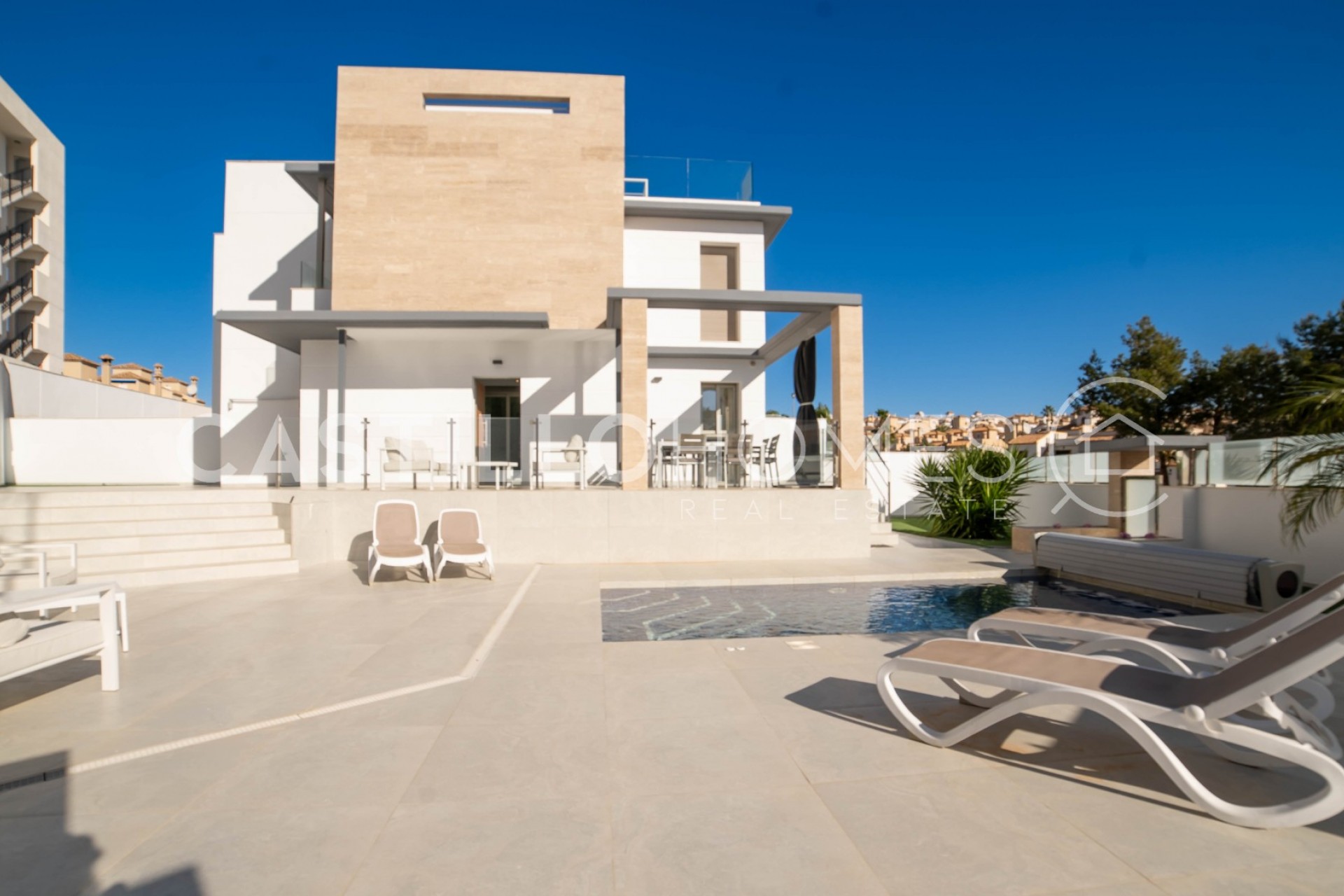 Reventa - Villa -
Orihuela Costa - Las Filipinas