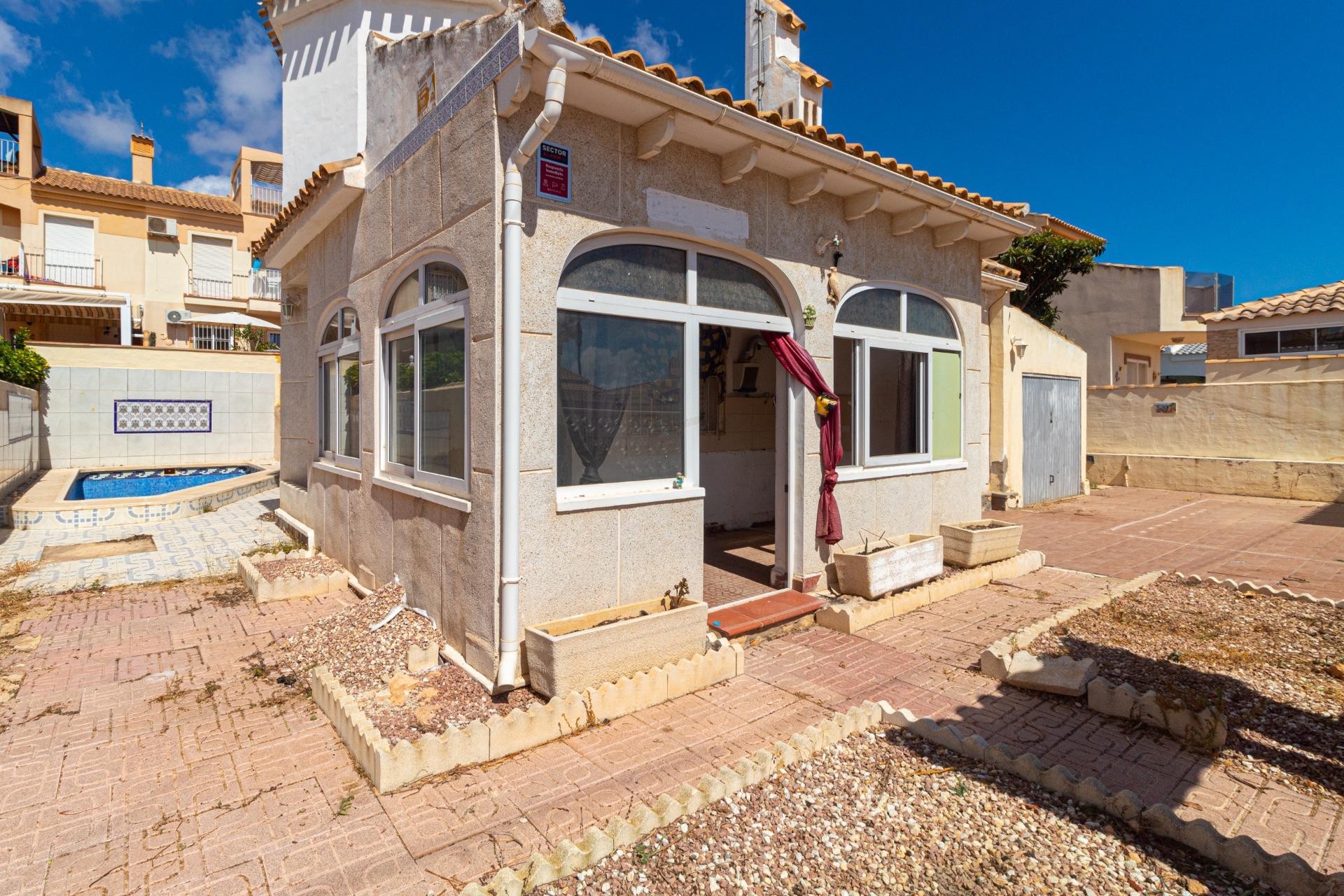 Reventa - Villa -
Orihuela Costa - Los Almendros-La Florida