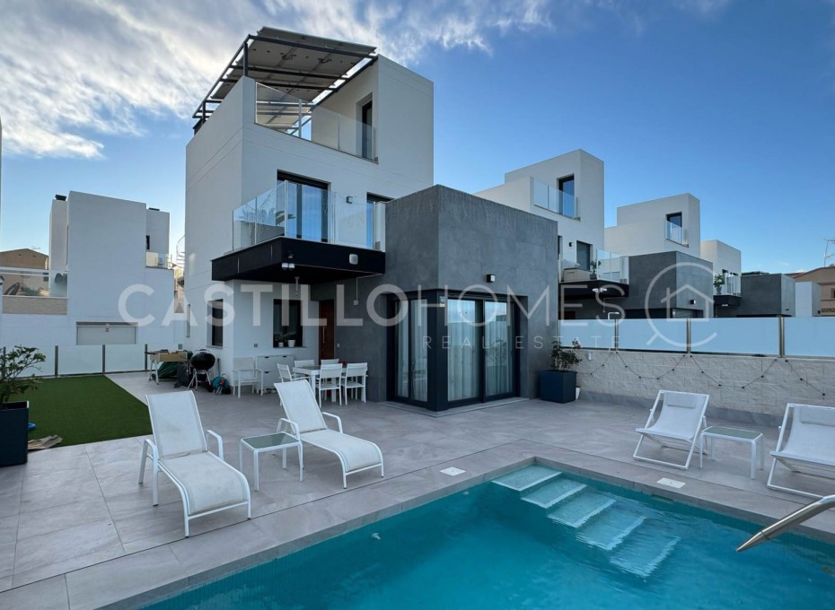 Reventa - Villa -
Orihuela Costa - Los Altos