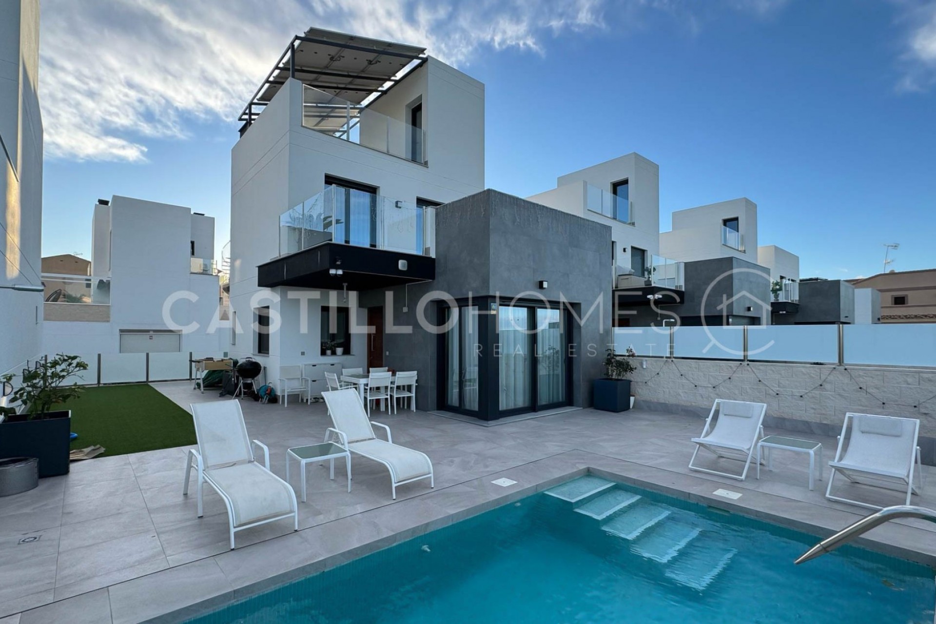 Reventa - Villa -
Orihuela Costa - Los Altos