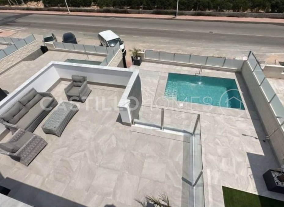 Reventa - Villa -
Orihuela Costa - Los Altos