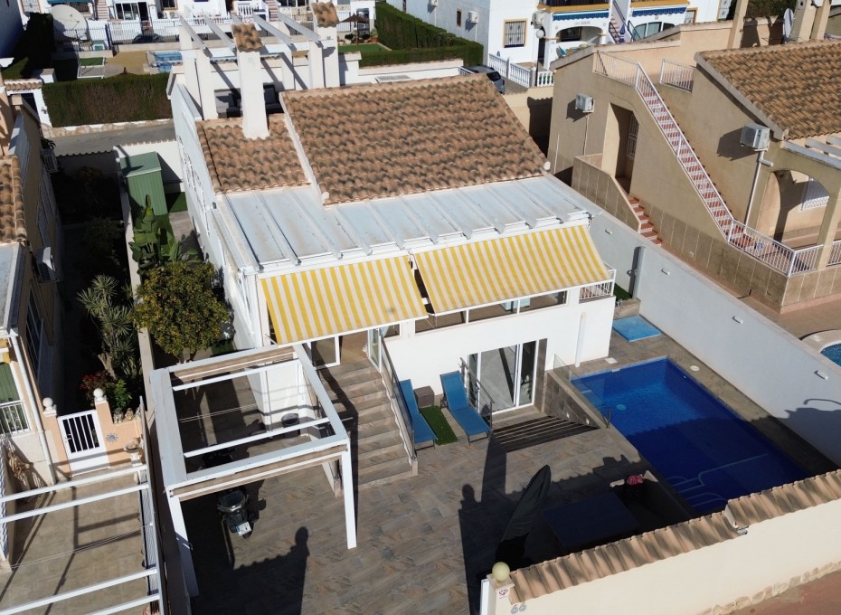 Reventa - Villa -
Orihuela Costa - Los Altos