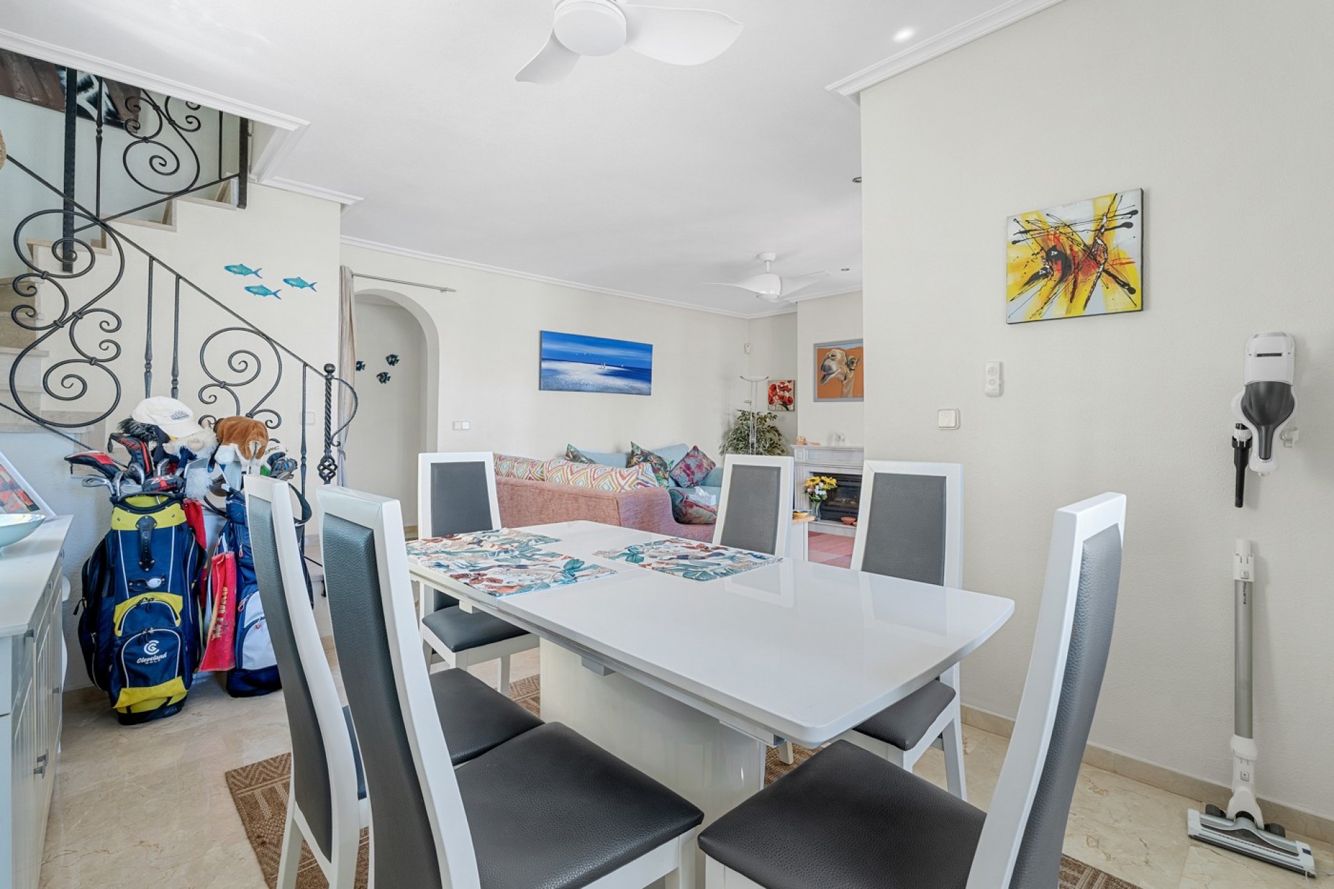 Reventa - Villa -
Orihuela Costa* - Los Dolses*