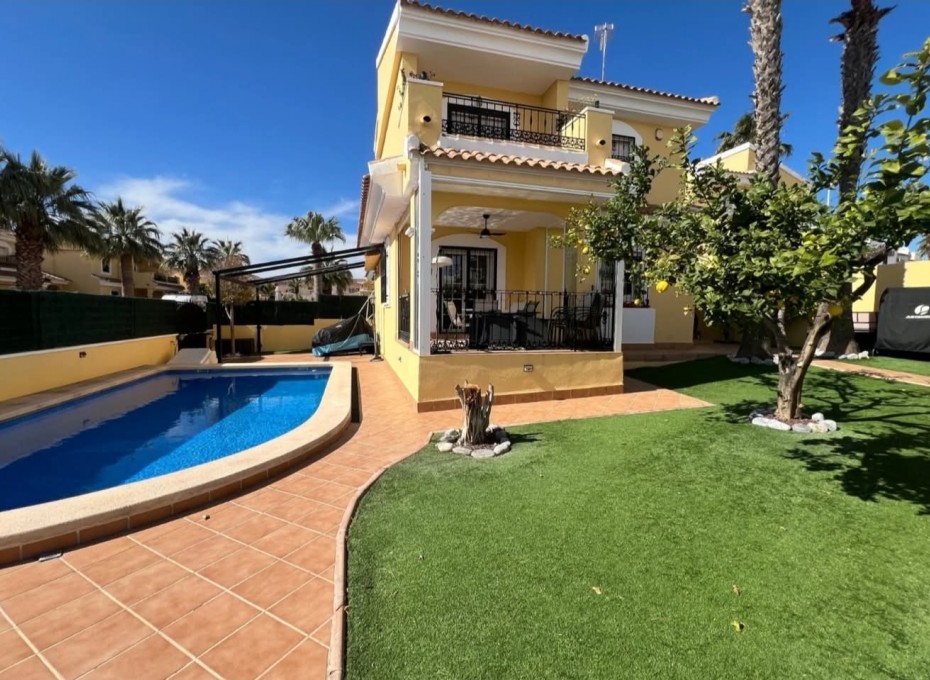 Reventa - Villa -
Orihuela Costa - Los Dolses