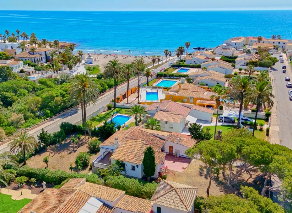 Reventa - Villa -
Orihuela Costa - Playa Flamenca
