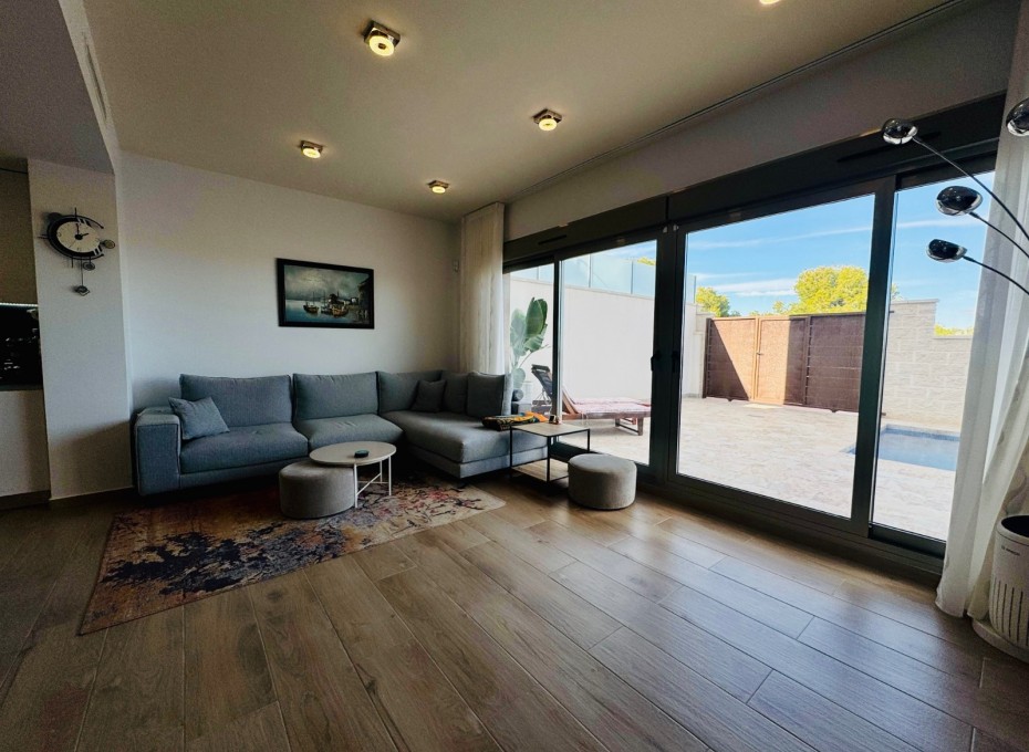 Reventa - Villa -
Orihuela Costa - Villamartín