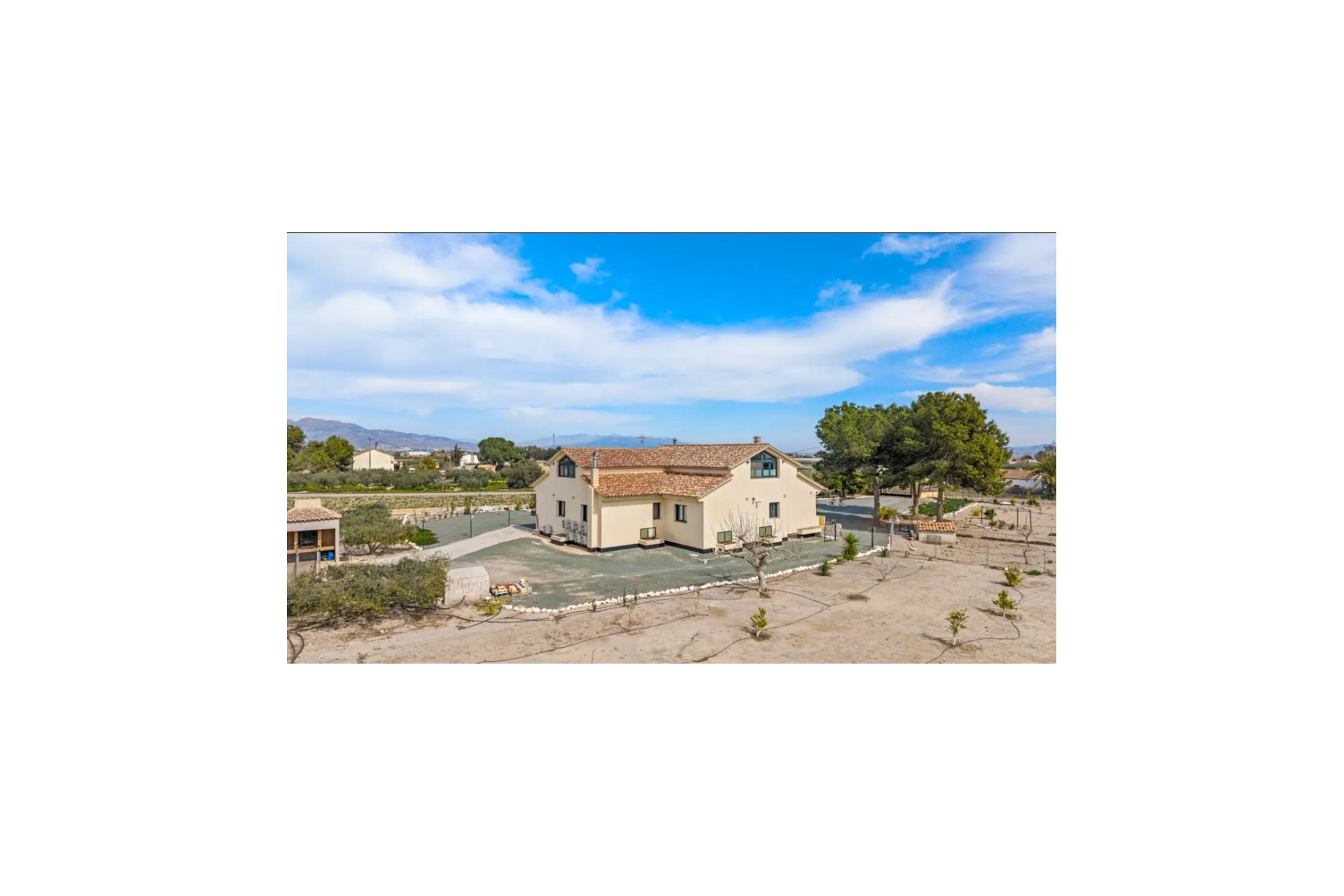 Reventa - Villa -
Puerto Lumbreras - Esparragal de Puerto Lumbreras
