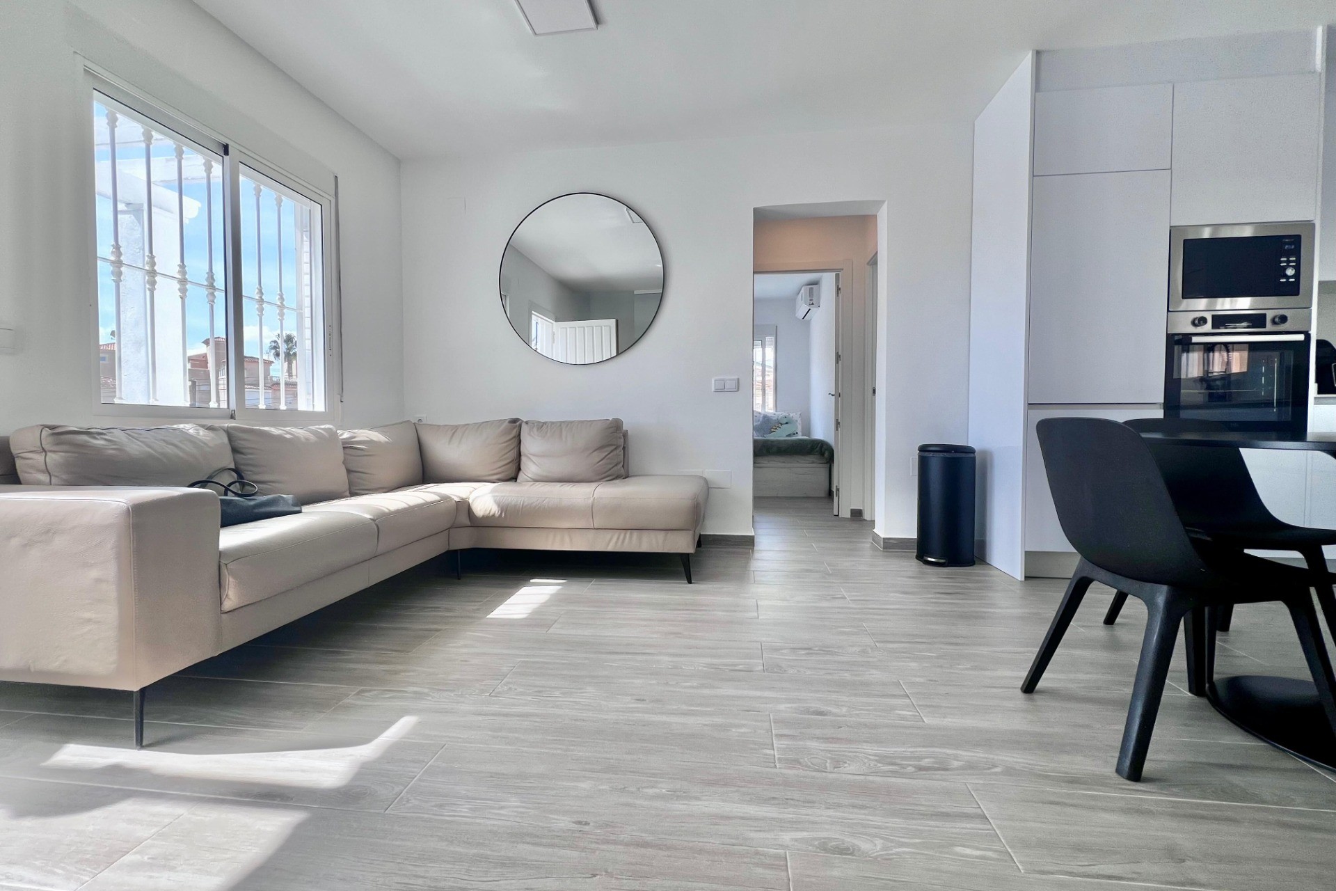 Reventa - Villa -
San Miguel de Salinas - Las filipinas