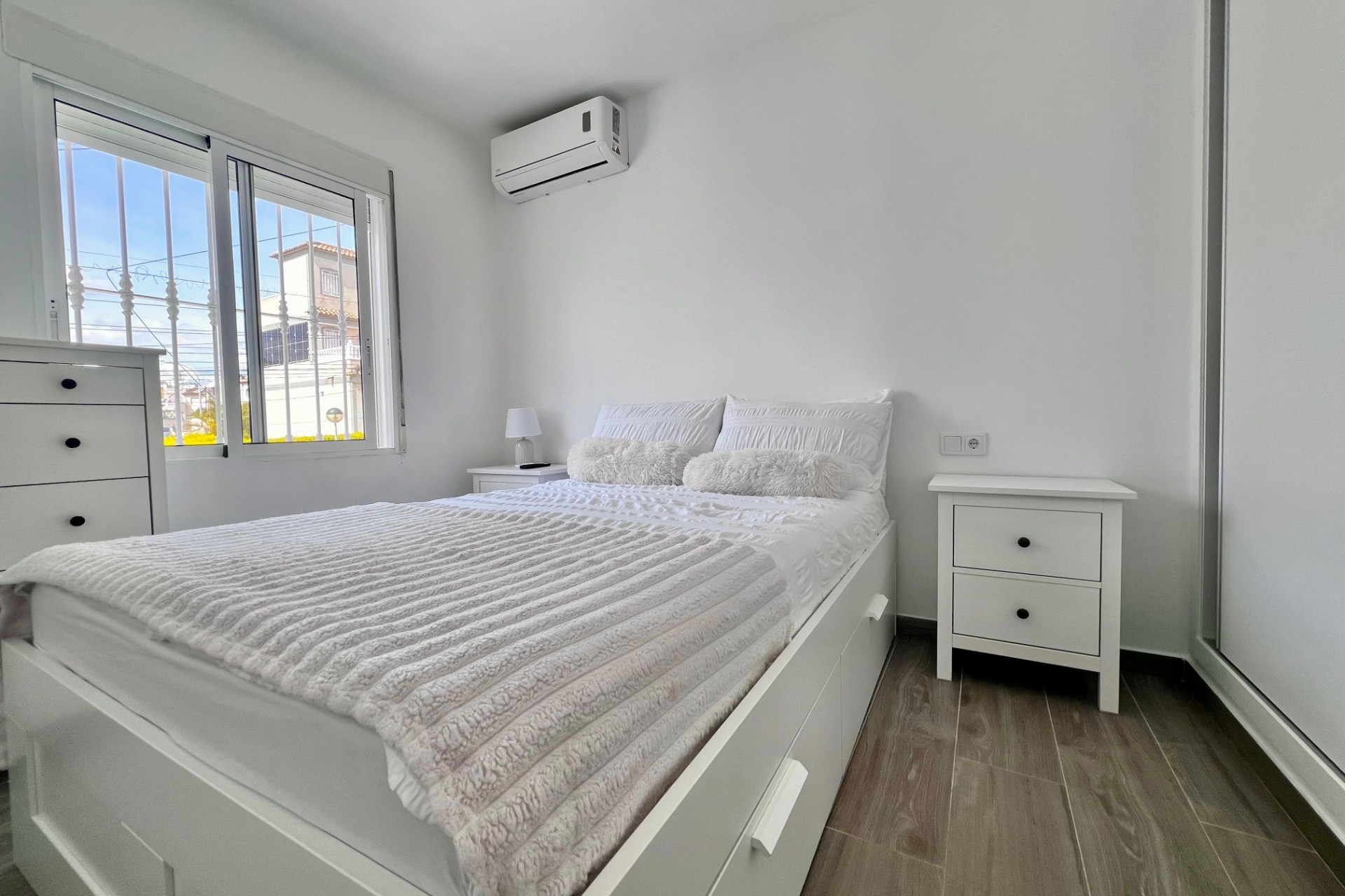 Reventa - Villa -
San Miguel de Salinas - Las filipinas