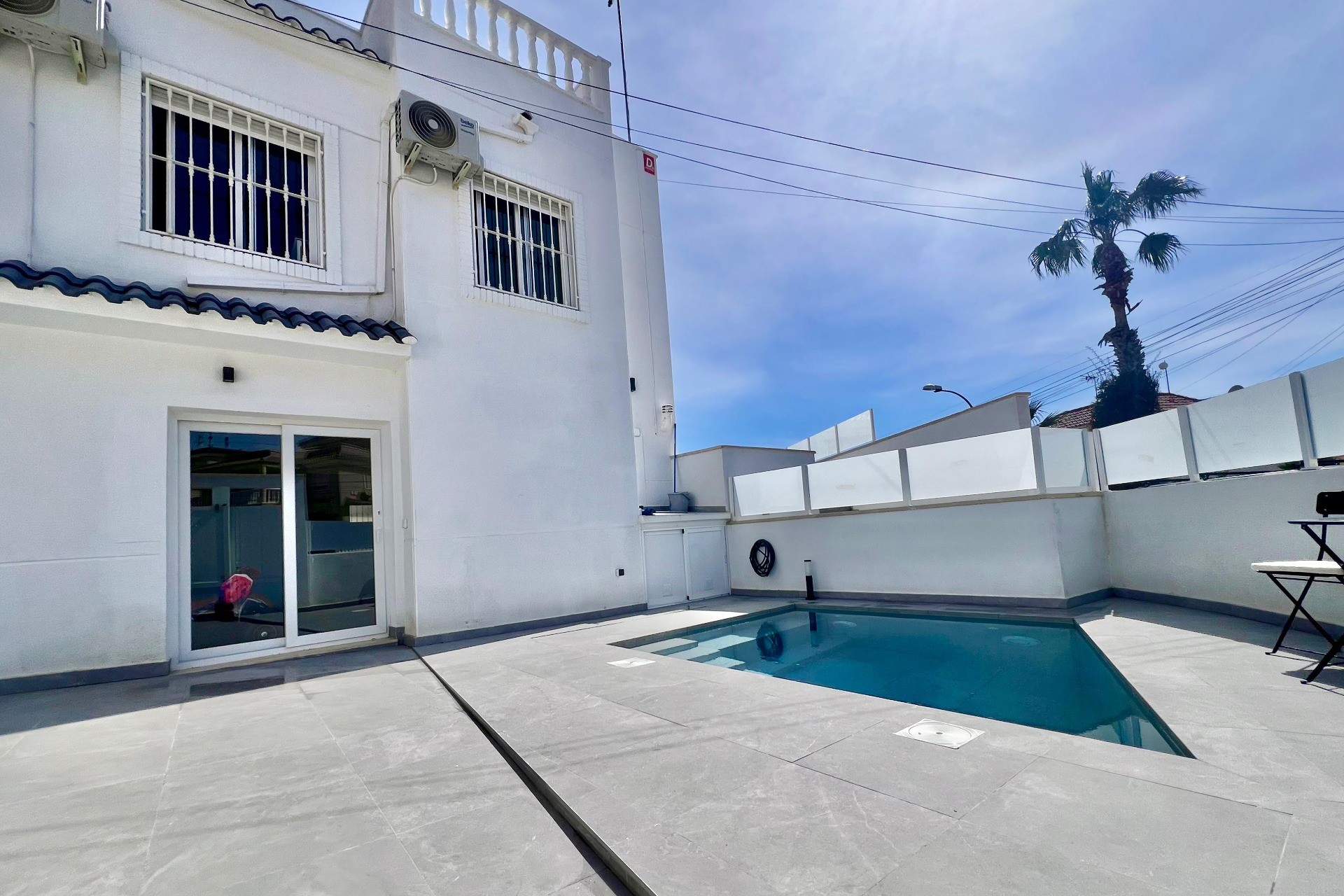 Reventa - Villa -
San Miguel de Salinas - Las filipinas