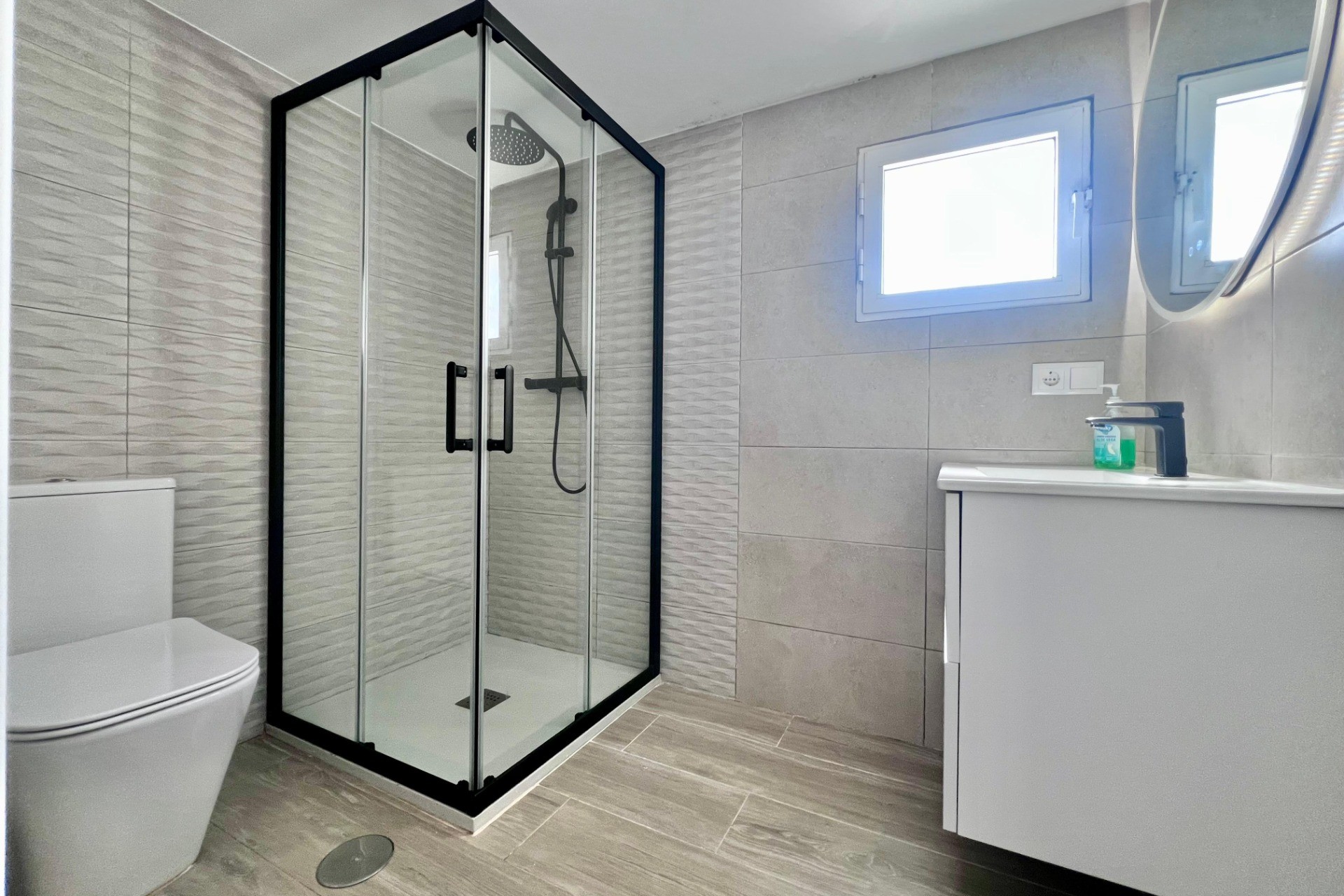 Reventa - Villa -
San Miguel de Salinas - Las filipinas