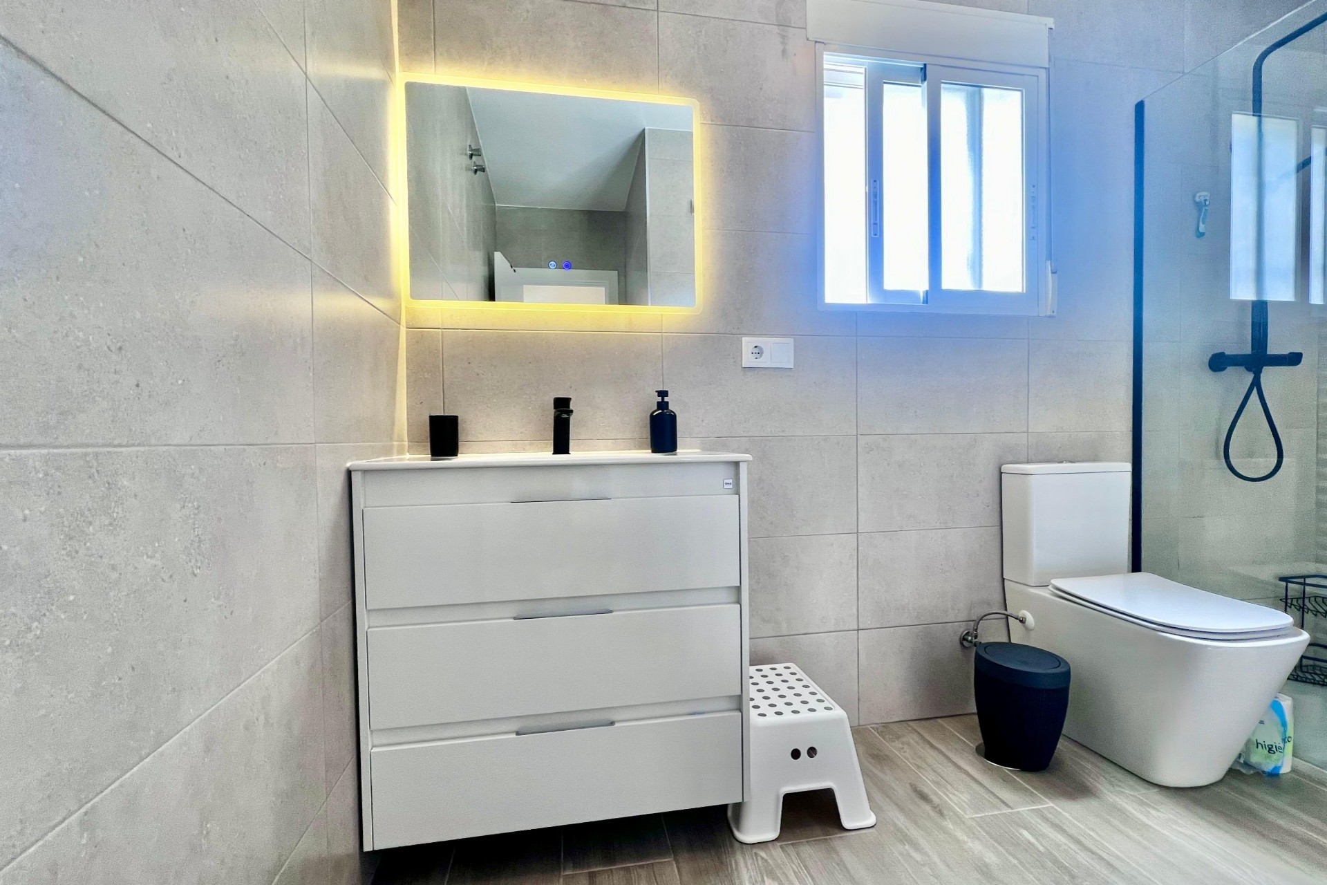 Reventa - Villa -
San Miguel de Salinas - Las filipinas