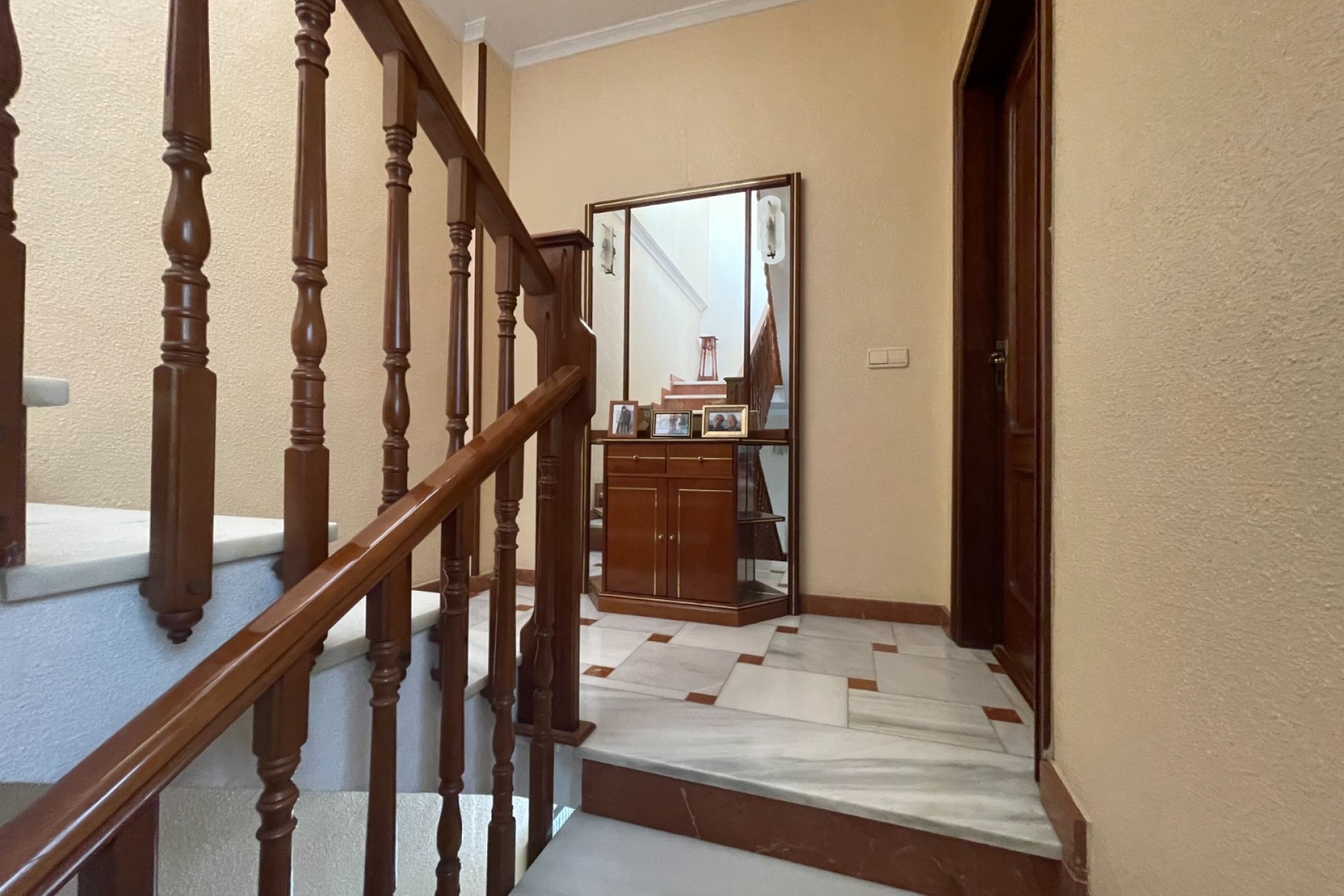 Reventa - Villa -
San Miguel de Salinas - Pueblo