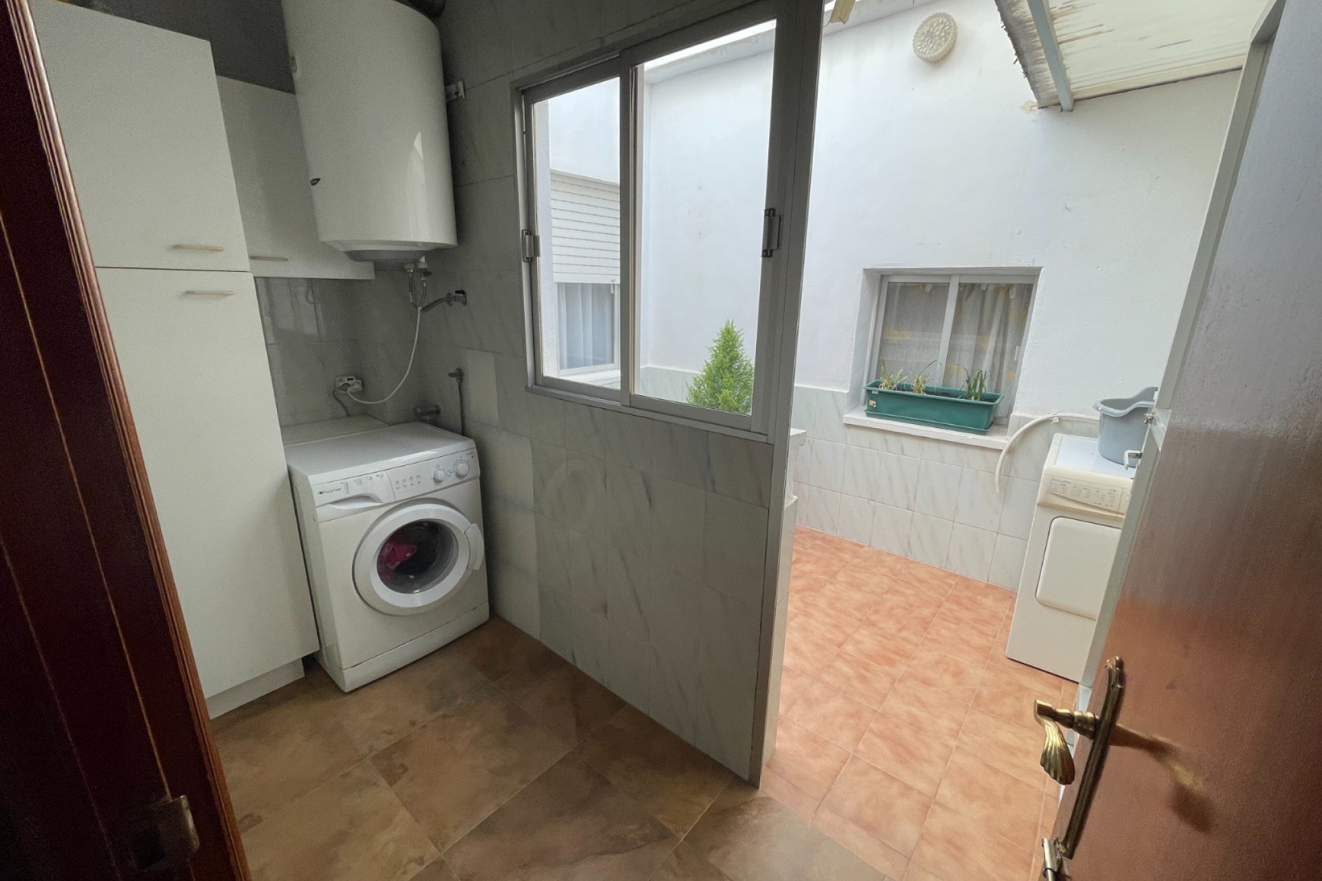 Reventa - Villa -
San Miguel de Salinas - Pueblo