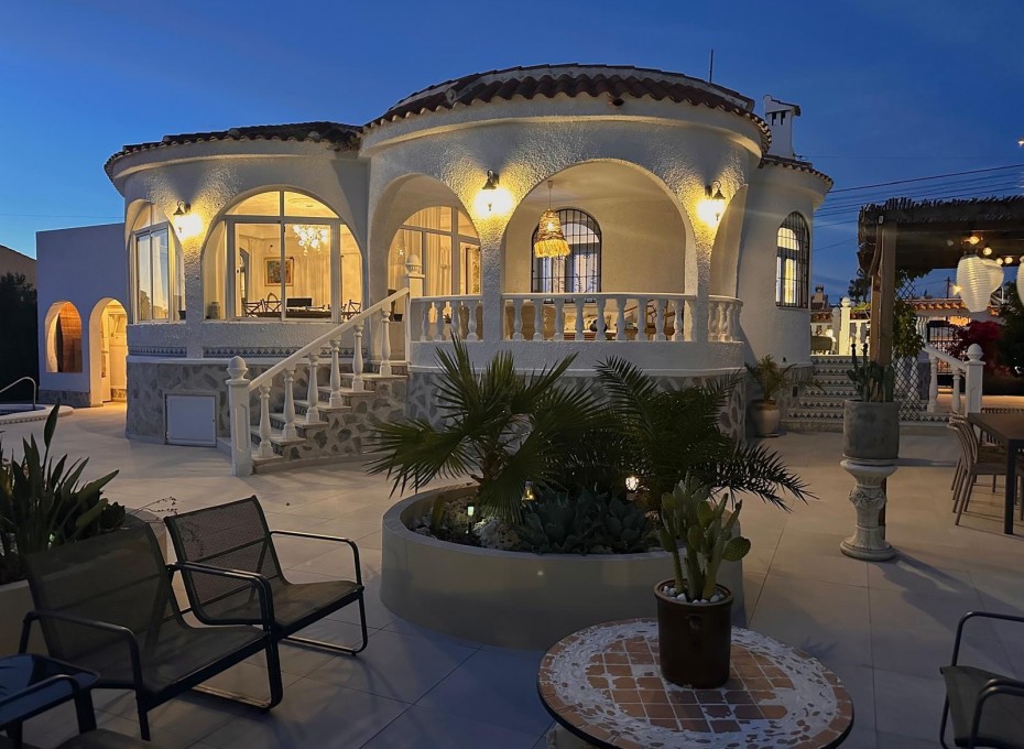 Reventa - Villa -
Torrevieja - Costa Blanca