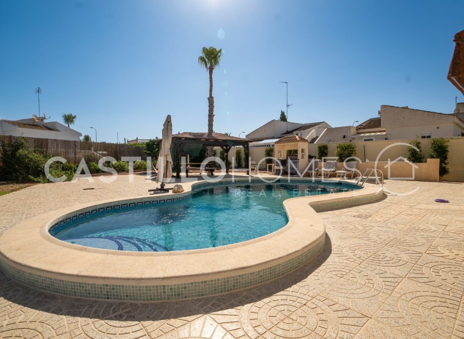 Reventa - Villa -
Torrevieja - El chaparral