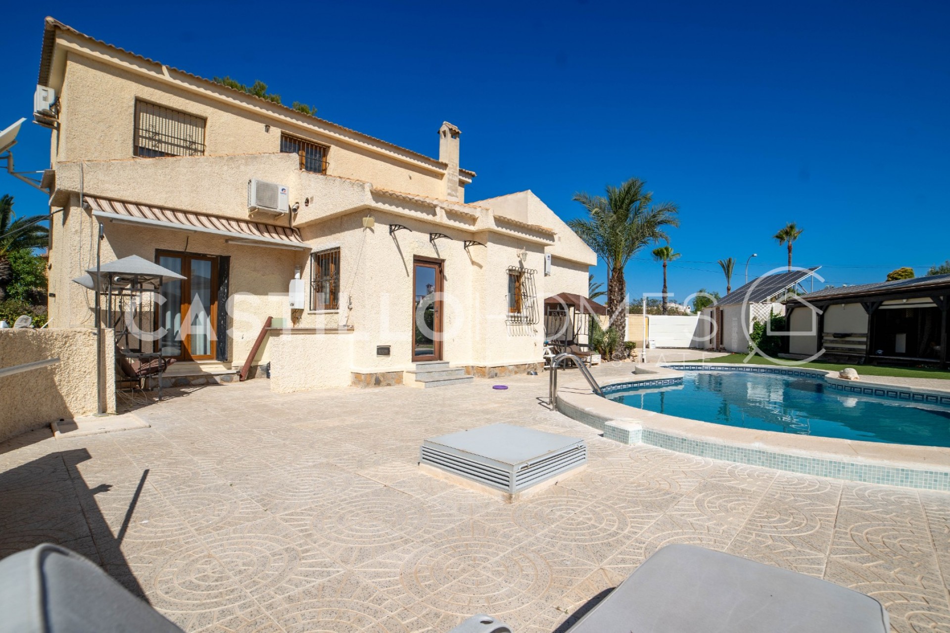 Reventa - Villa -
Torrevieja - El chaparral